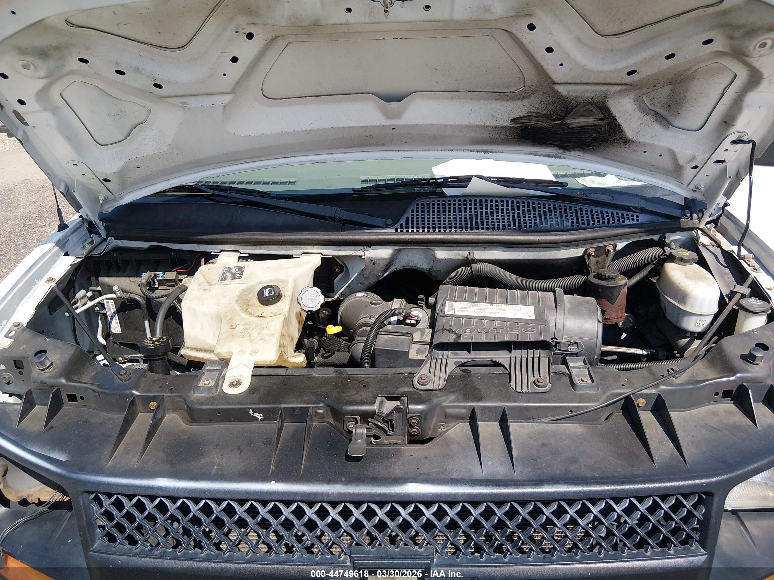 CHEVROLET EXPRESS image 10