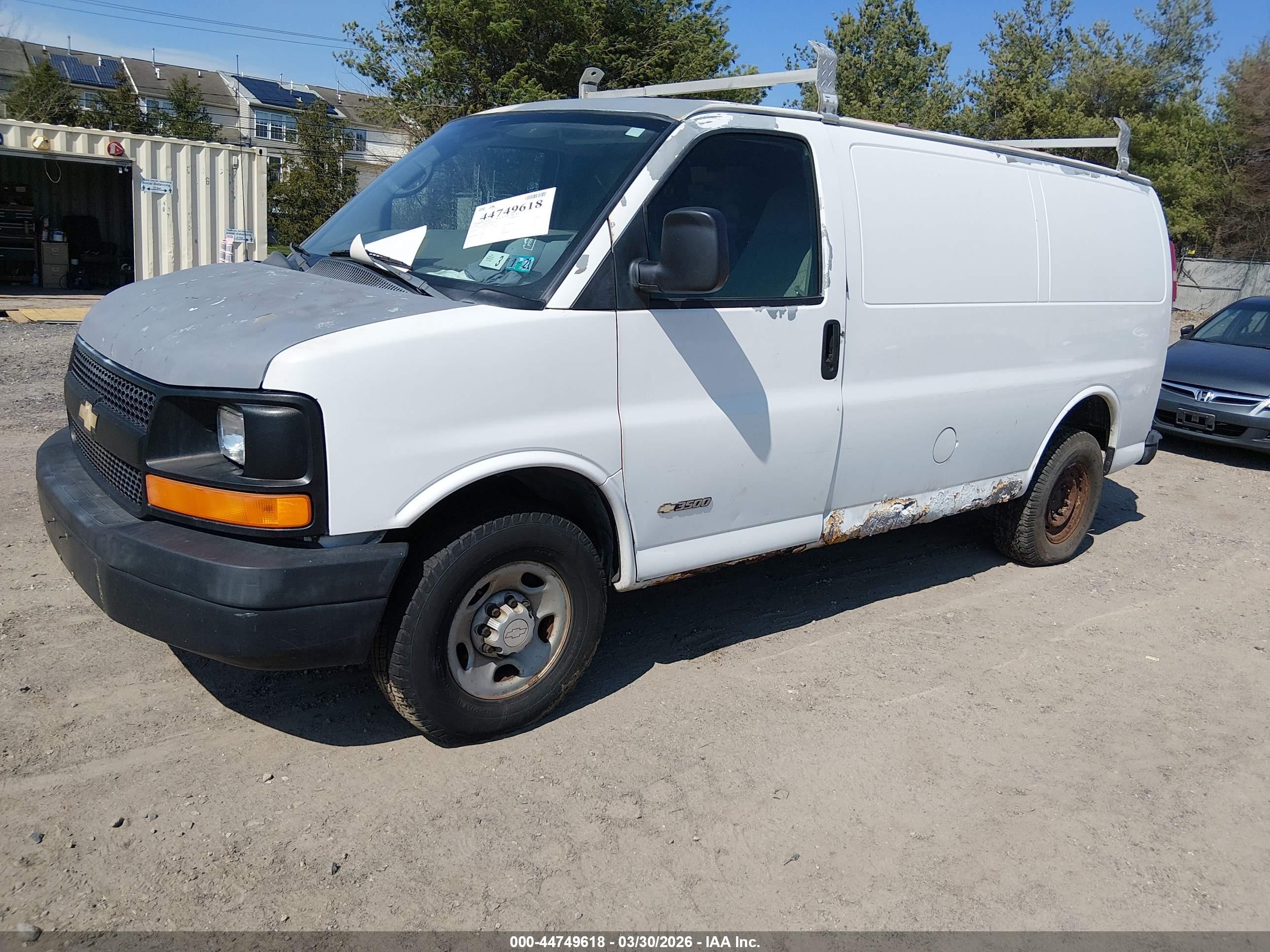 CHEVROLET EXPRESS image 2