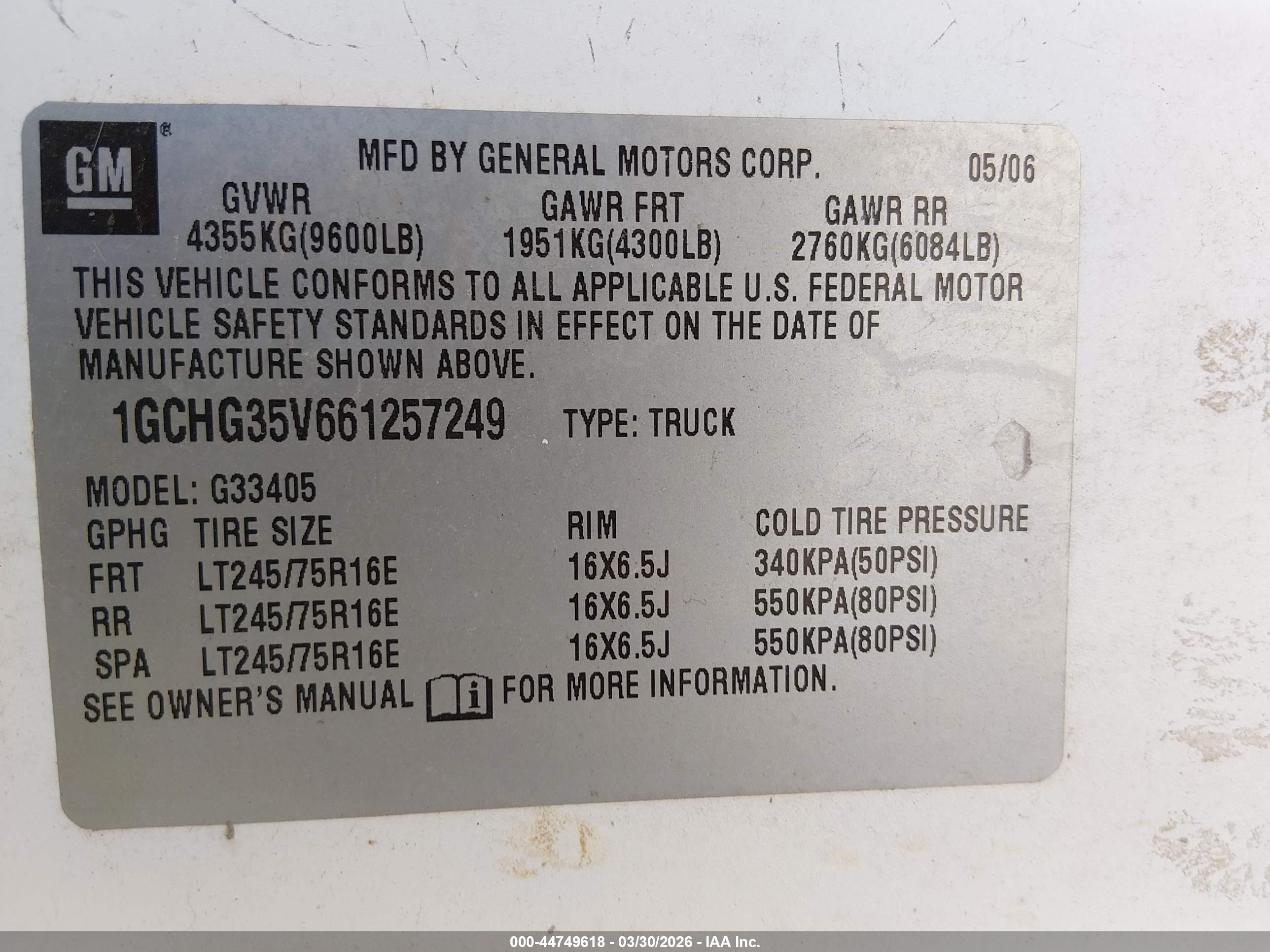 CHEVROLET EXPRESS image 9