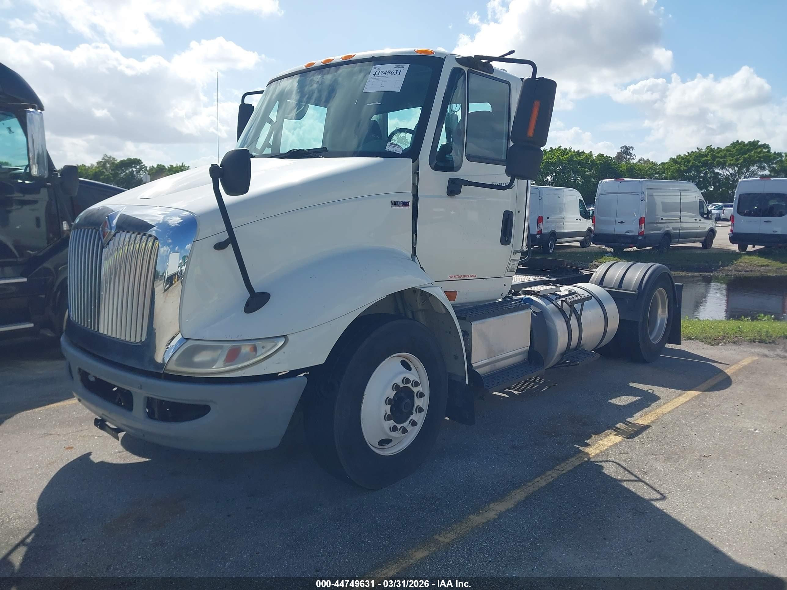INTERNATIONAL 8000 image 2
