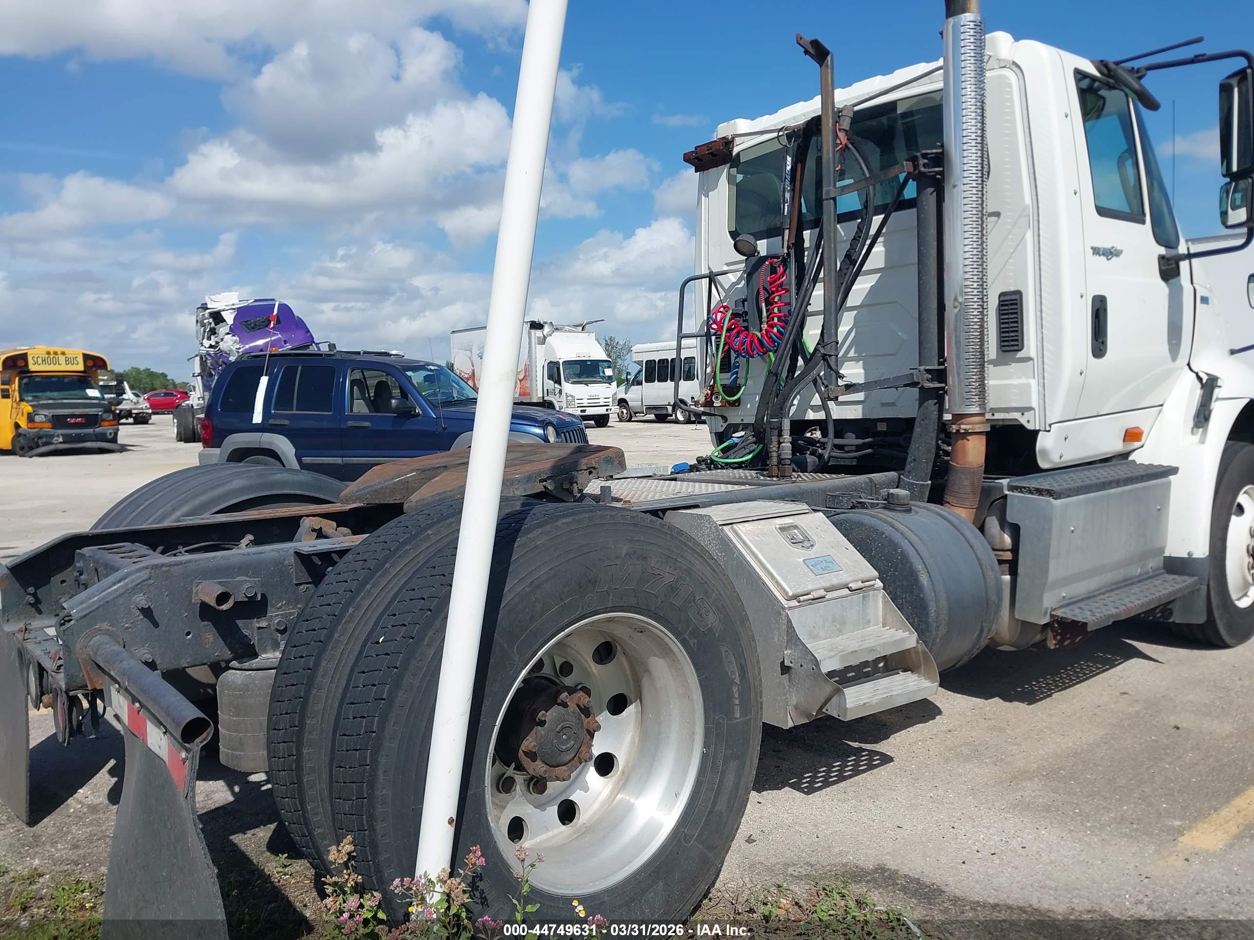 INTERNATIONAL 8000 image 4