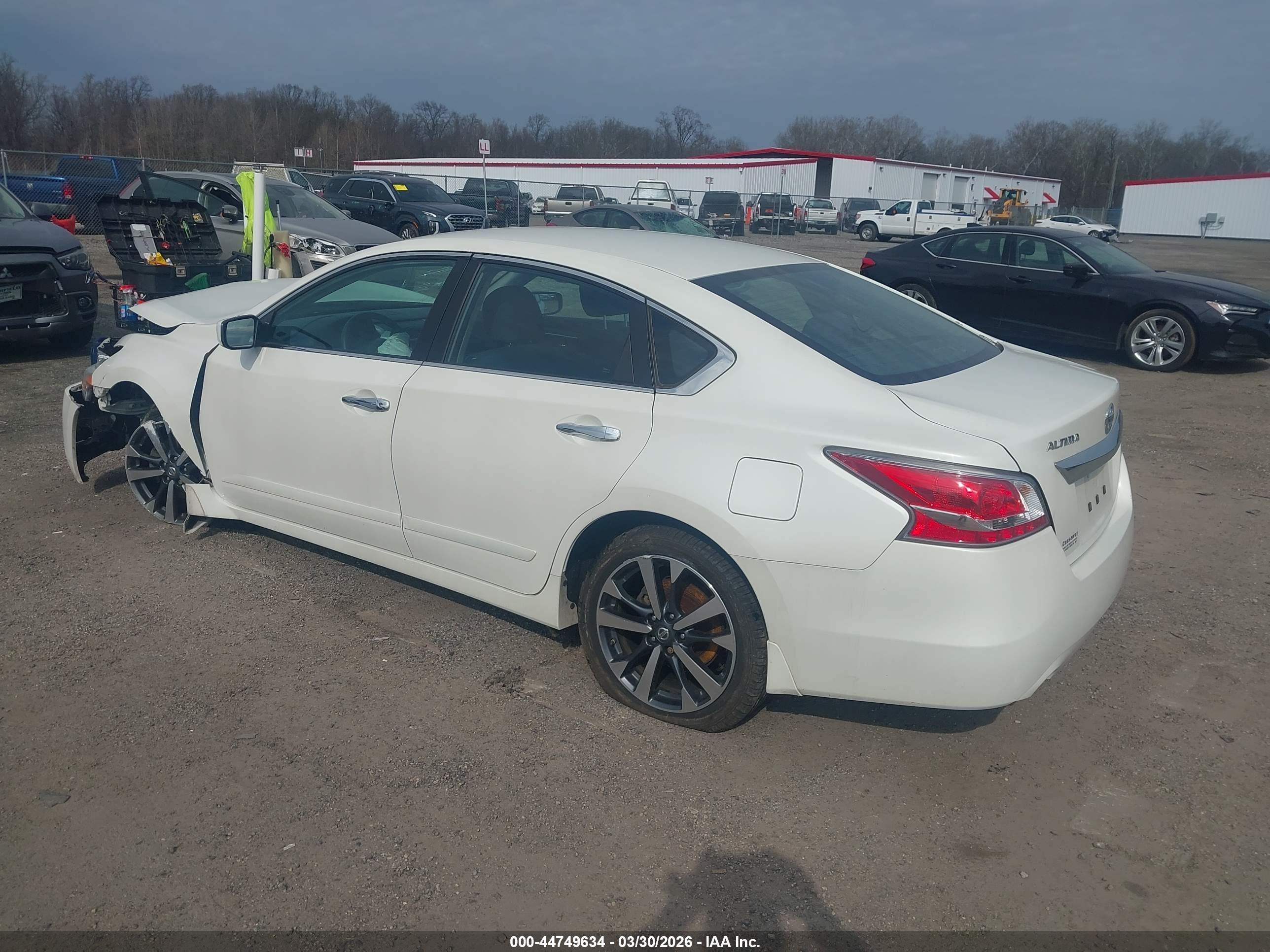 NISSAN ALTIMA image 3