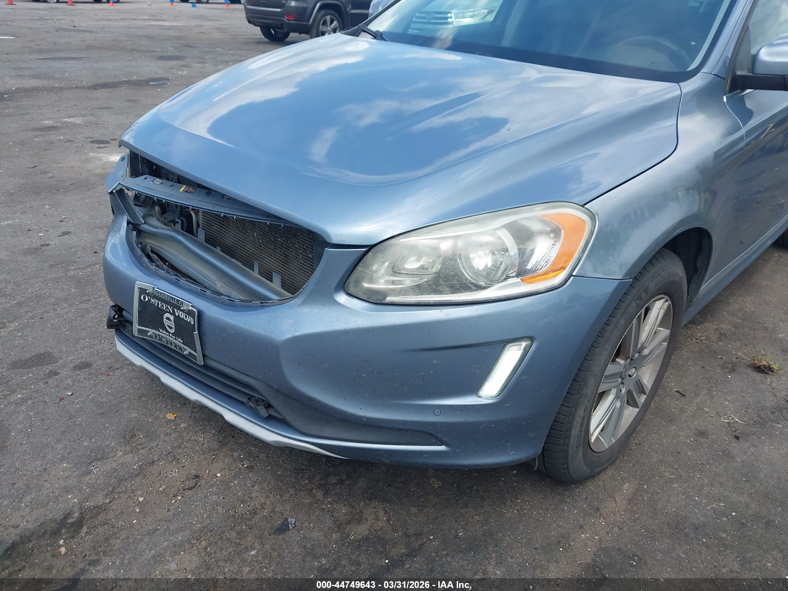 VOLVO XC60 image 6