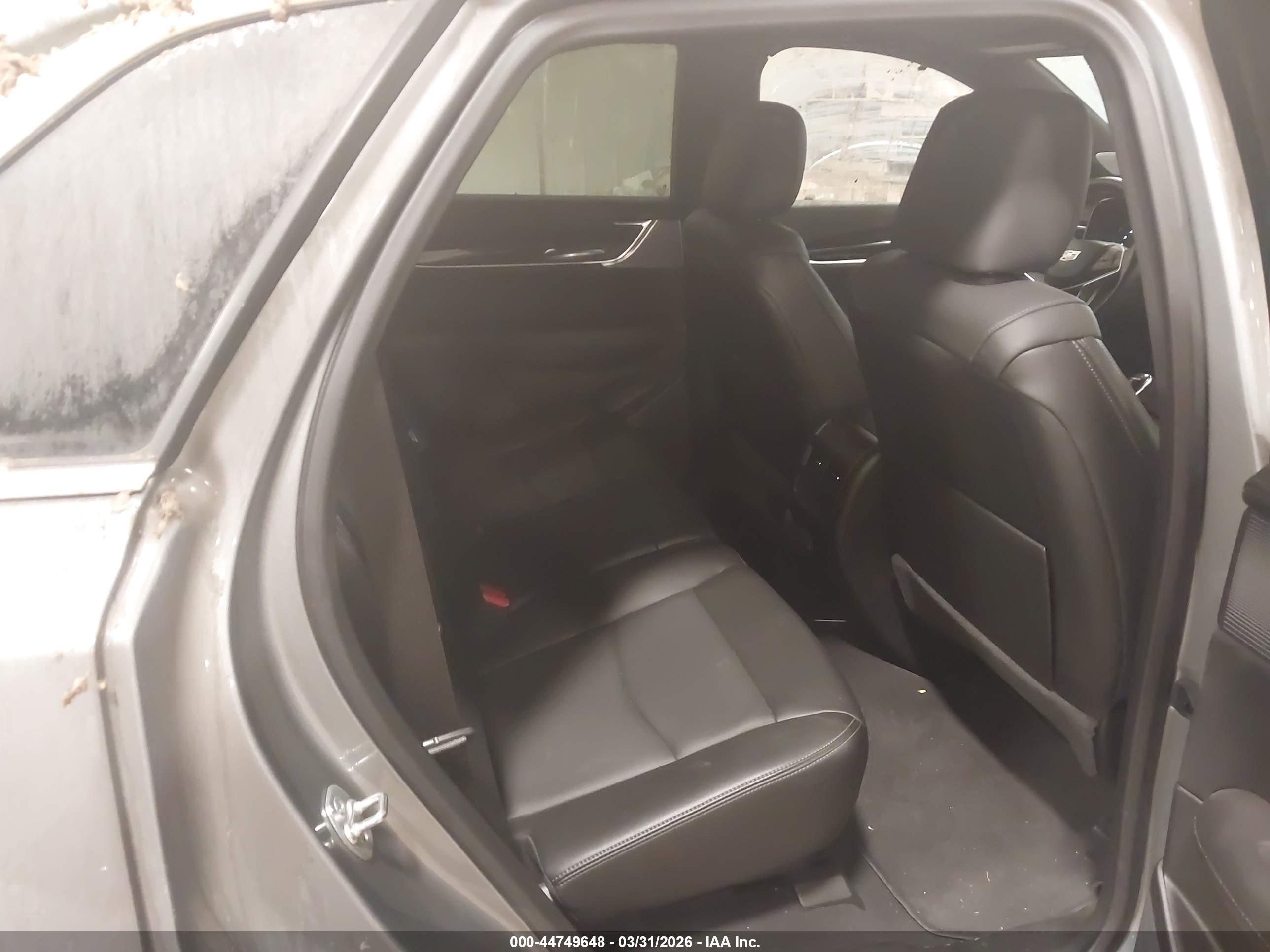 CADILLAC XT5 image 8