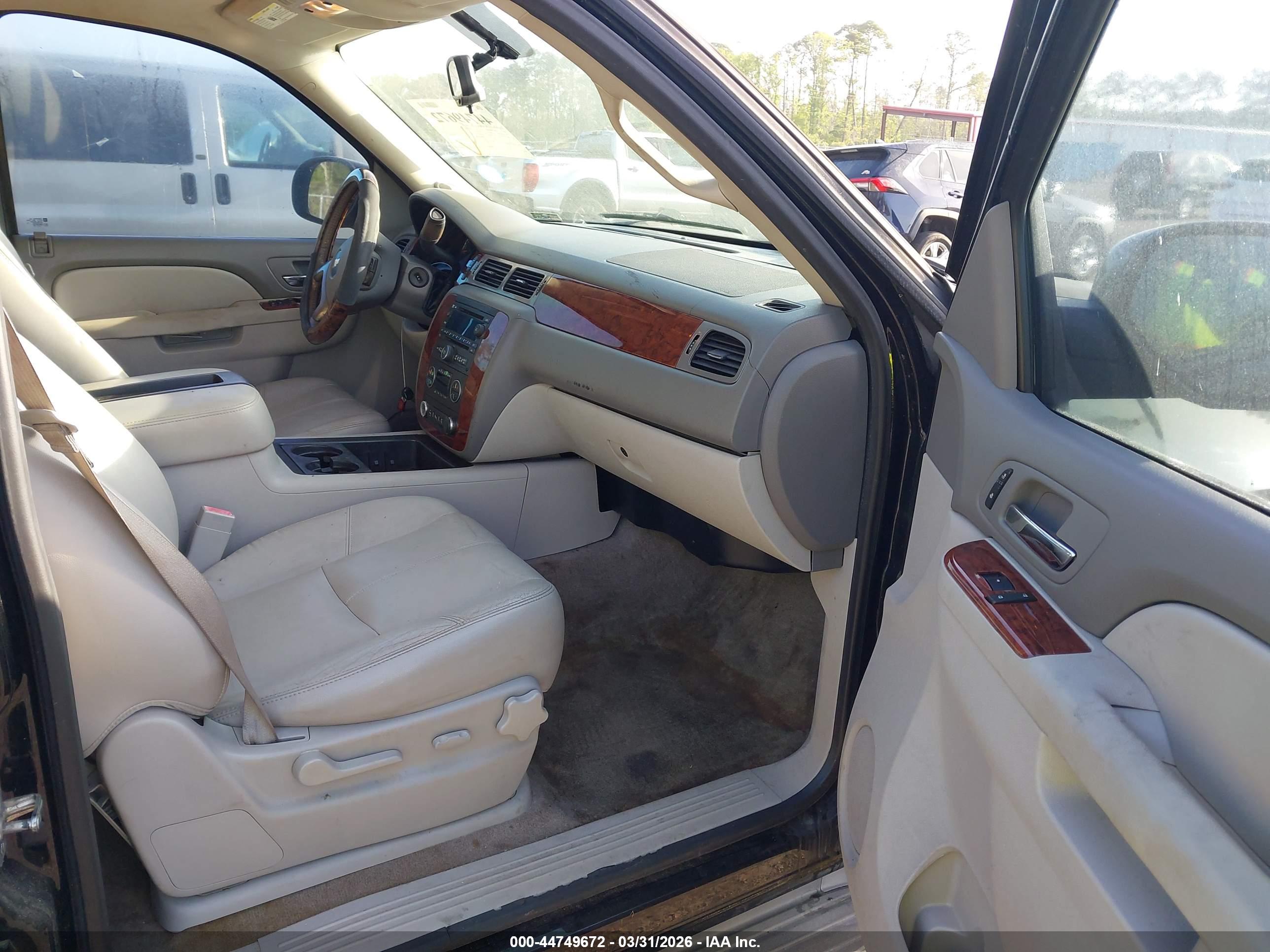 CHEVROLET TAHOE image 5