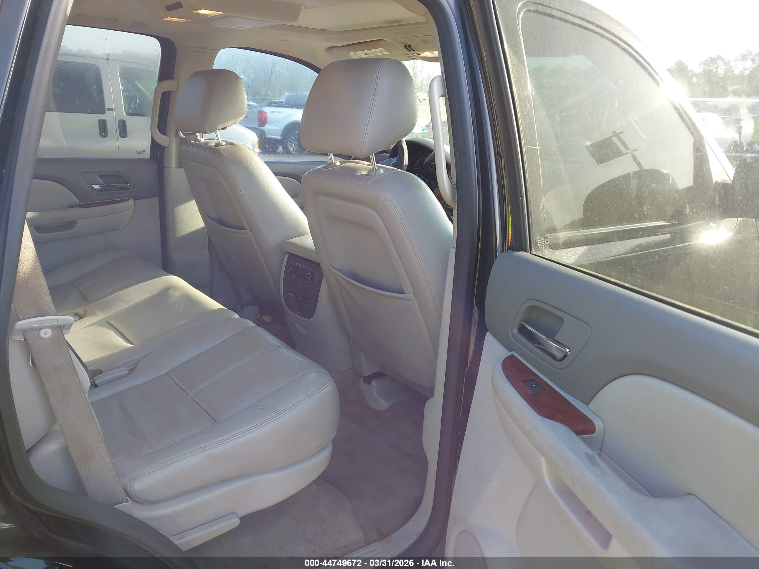 CHEVROLET TAHOE image 8