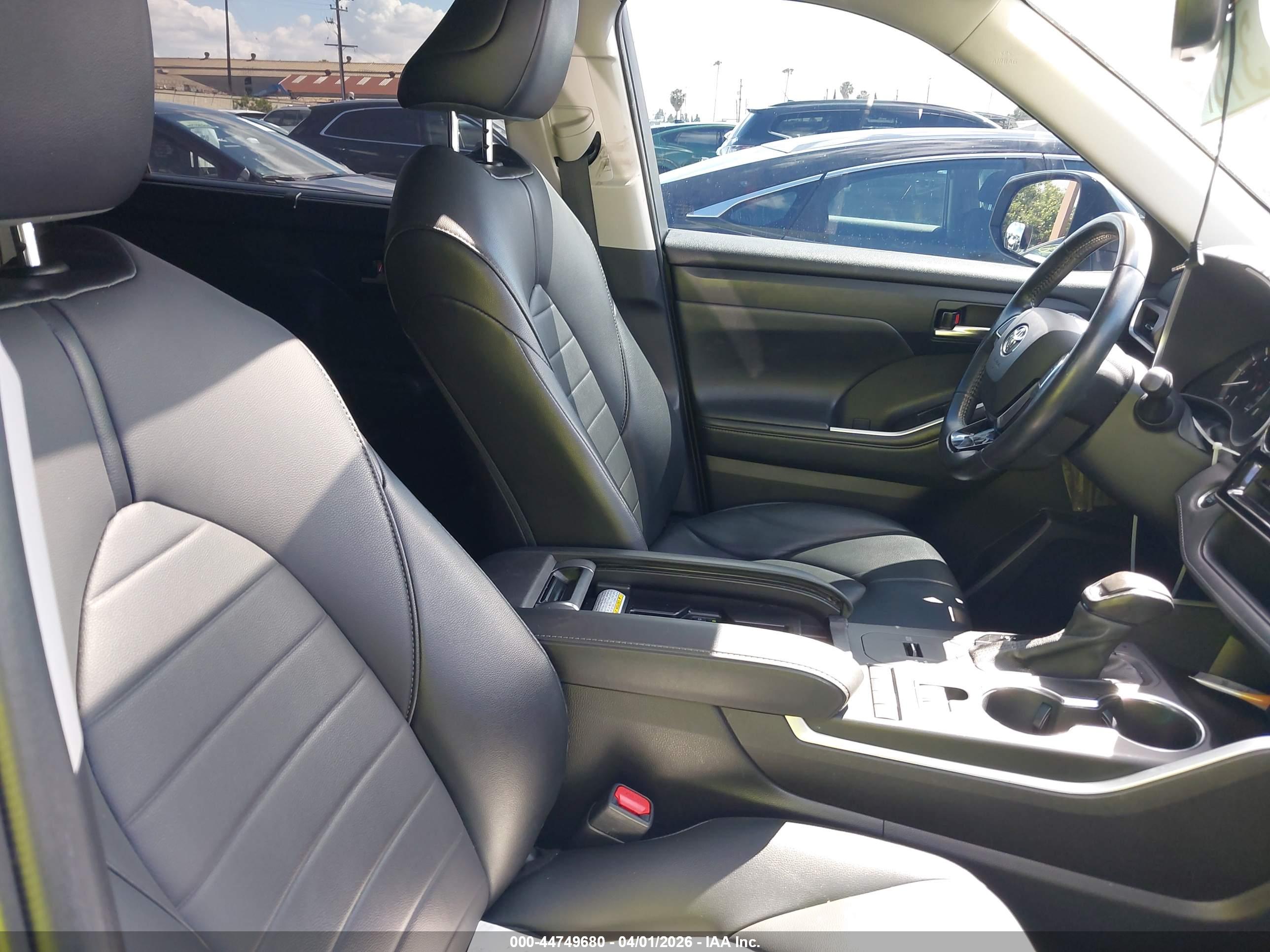 TOYOTA HIGHLANDER image 5