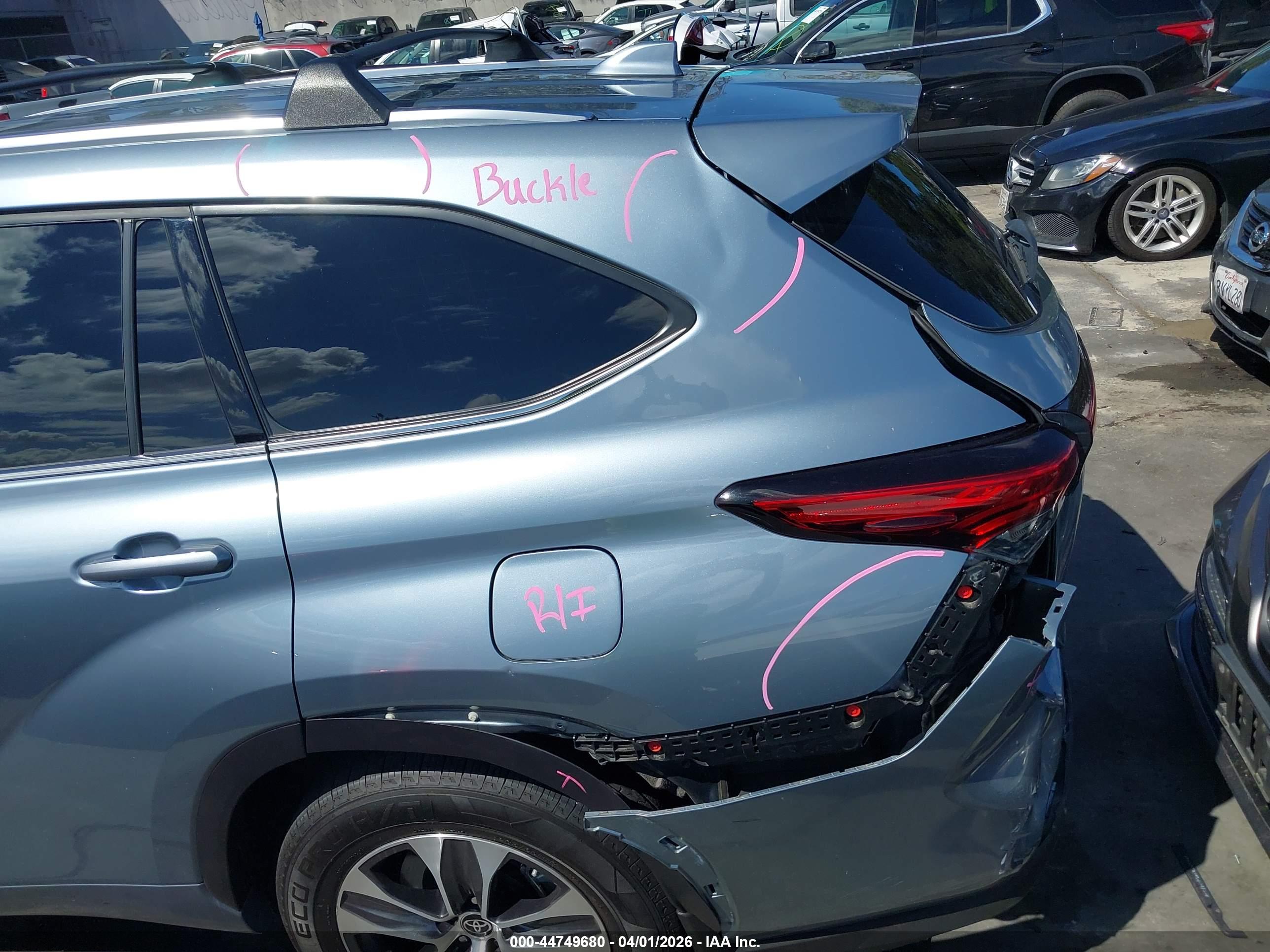 TOYOTA HIGHLANDER image 6