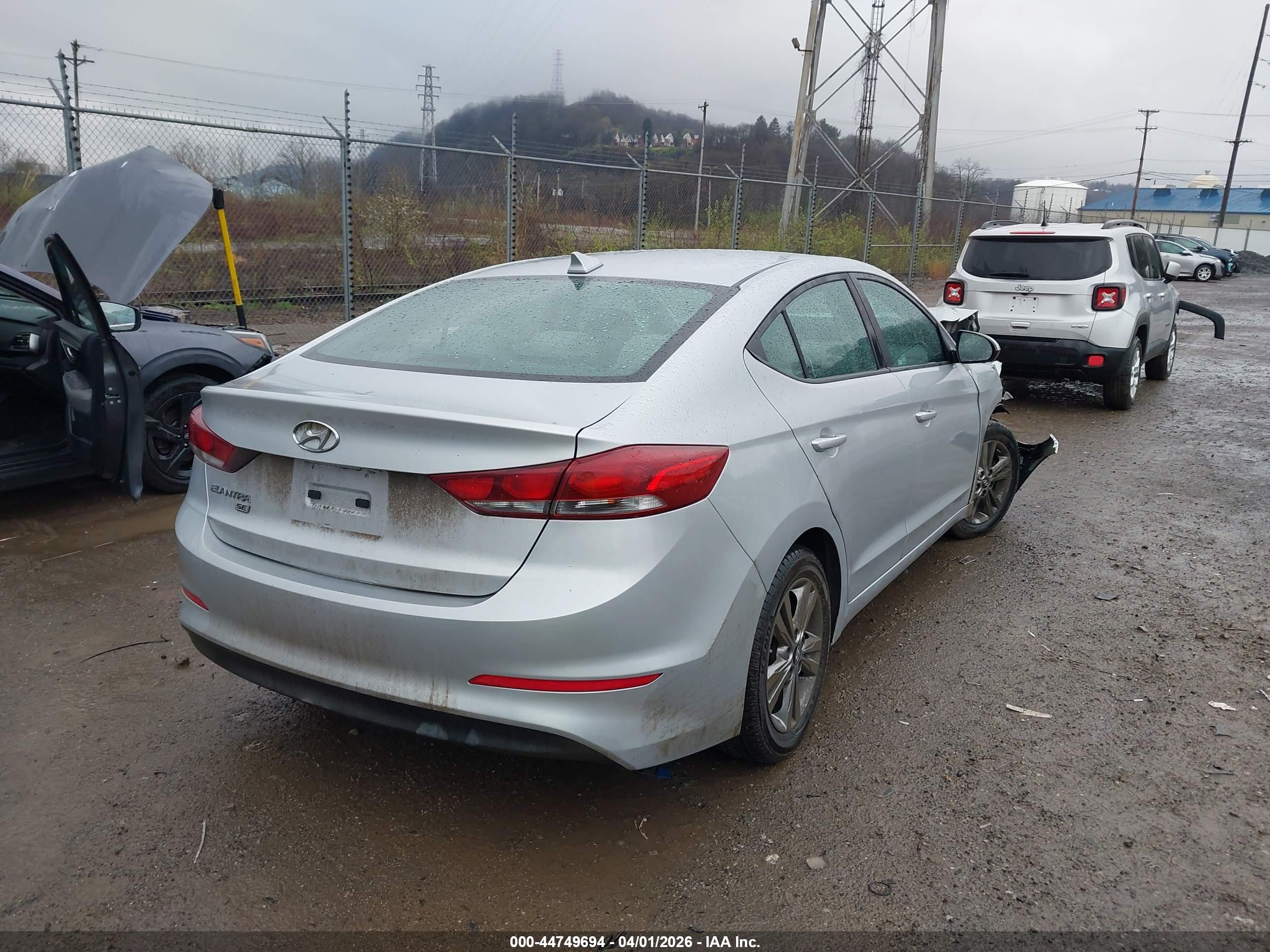 HYUNDAI ELANTRA image 4