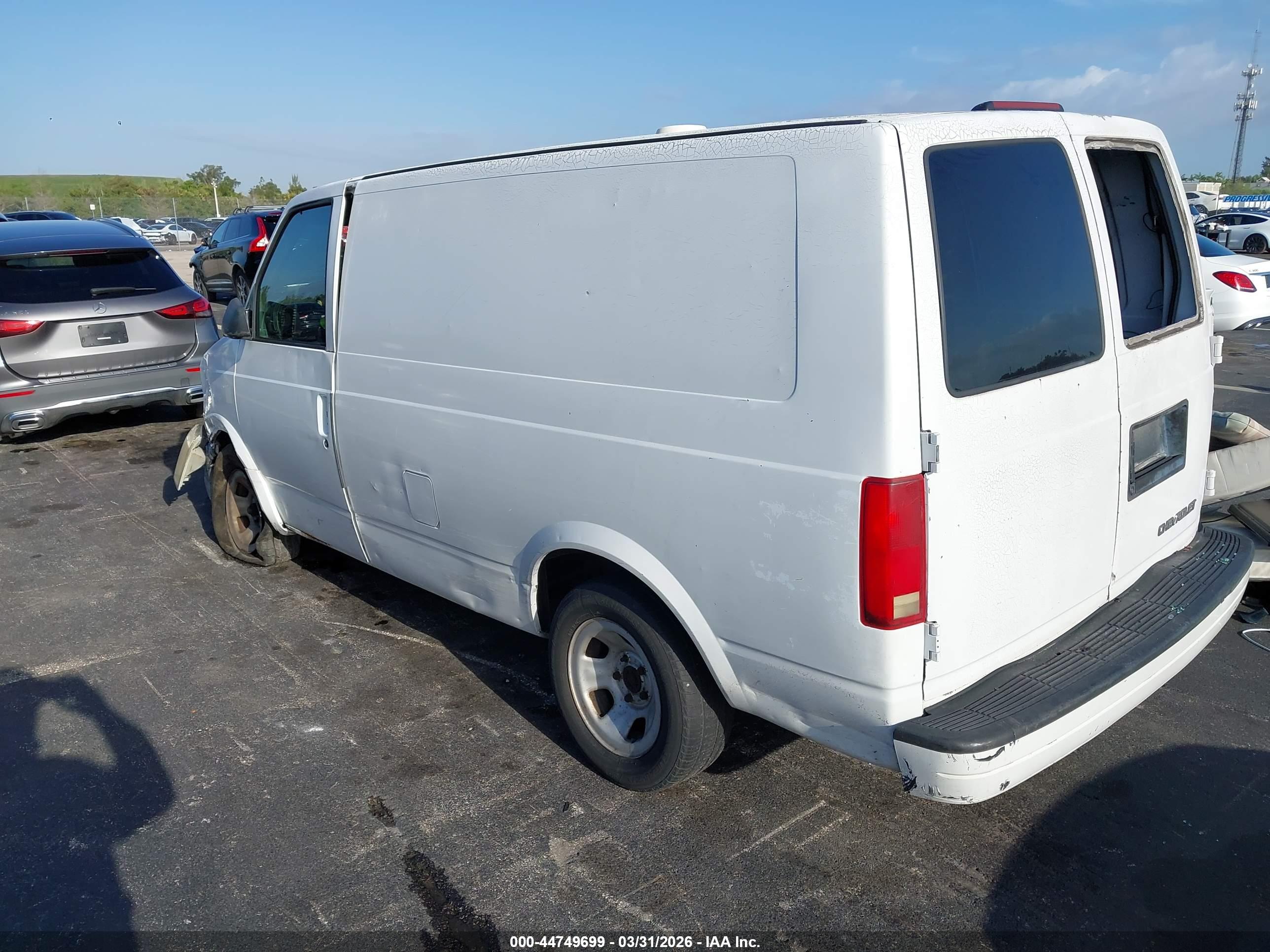 CHEVROLET ASTRO image 3