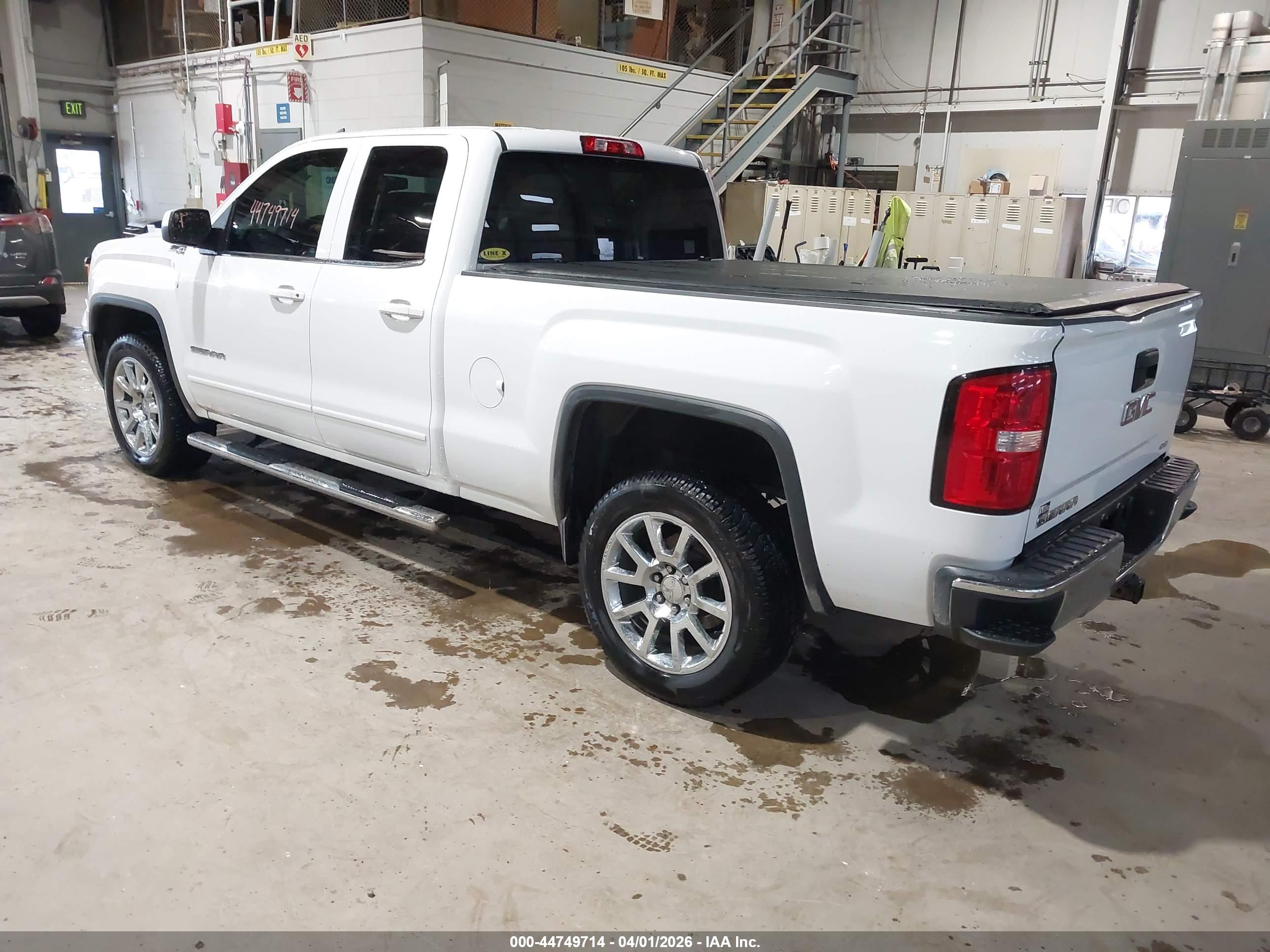 GMC SIERRA image 3