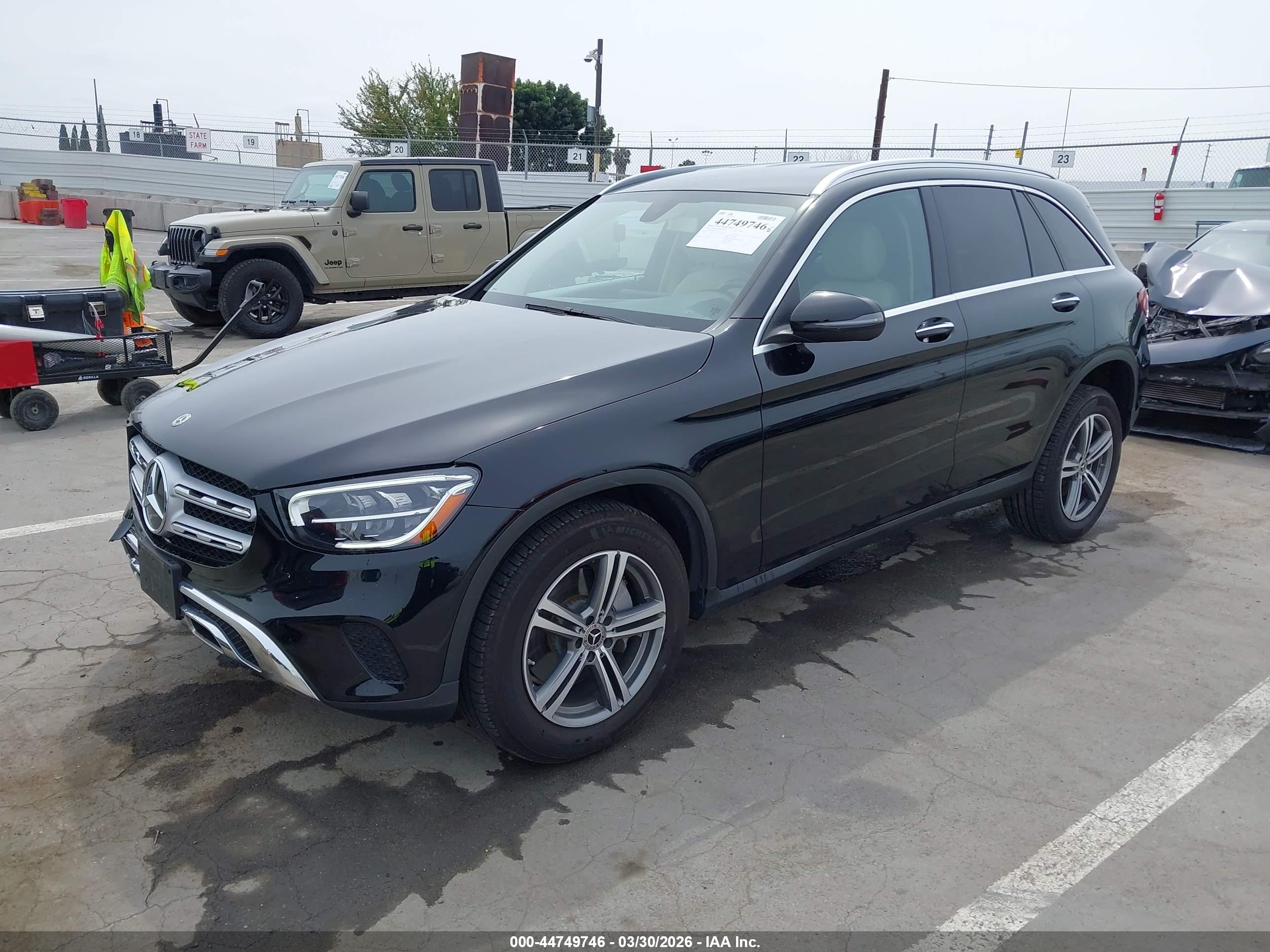 MERCEDES-BENZ GLC image 2