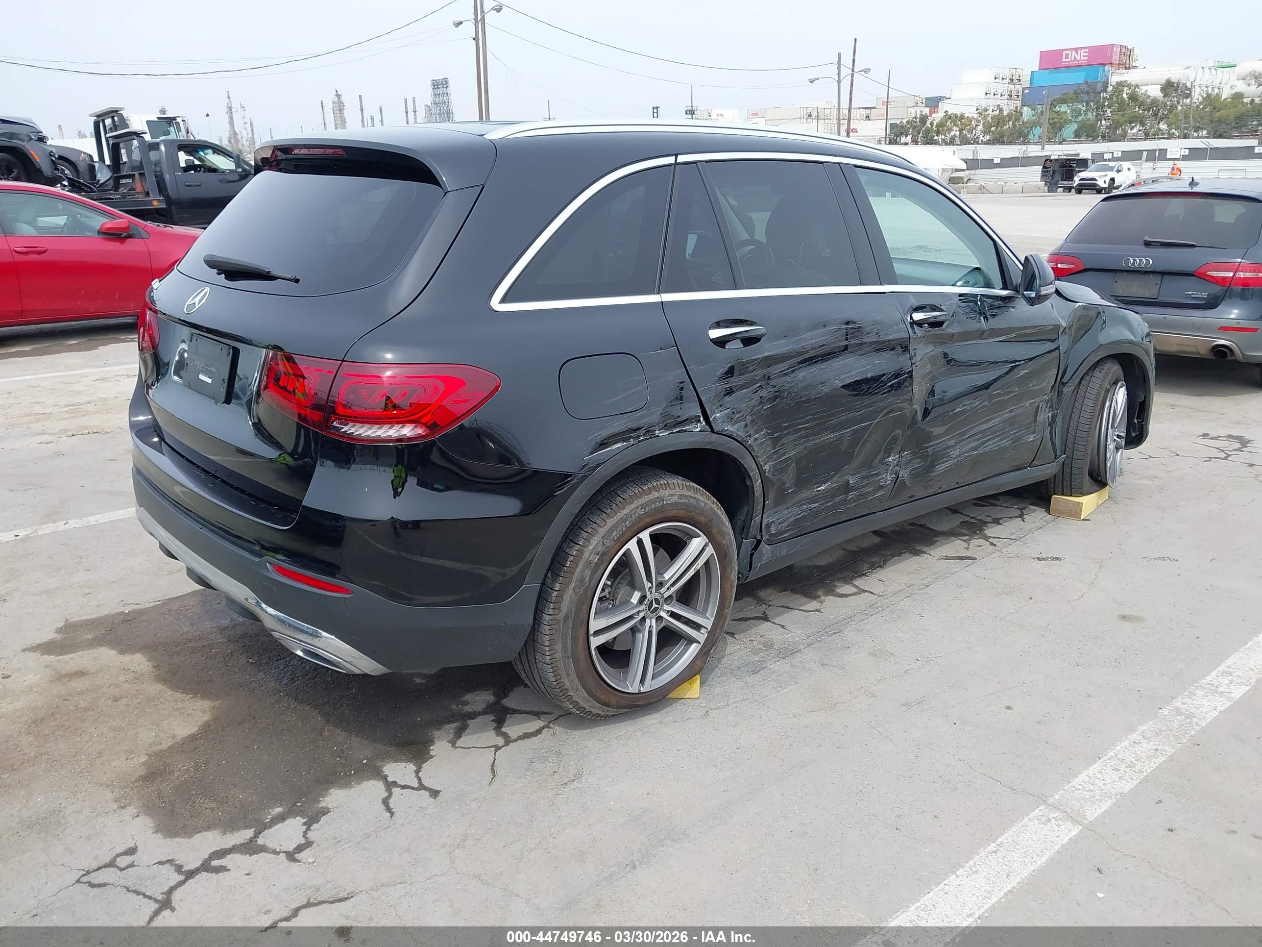 MERCEDES-BENZ GLC image 4
