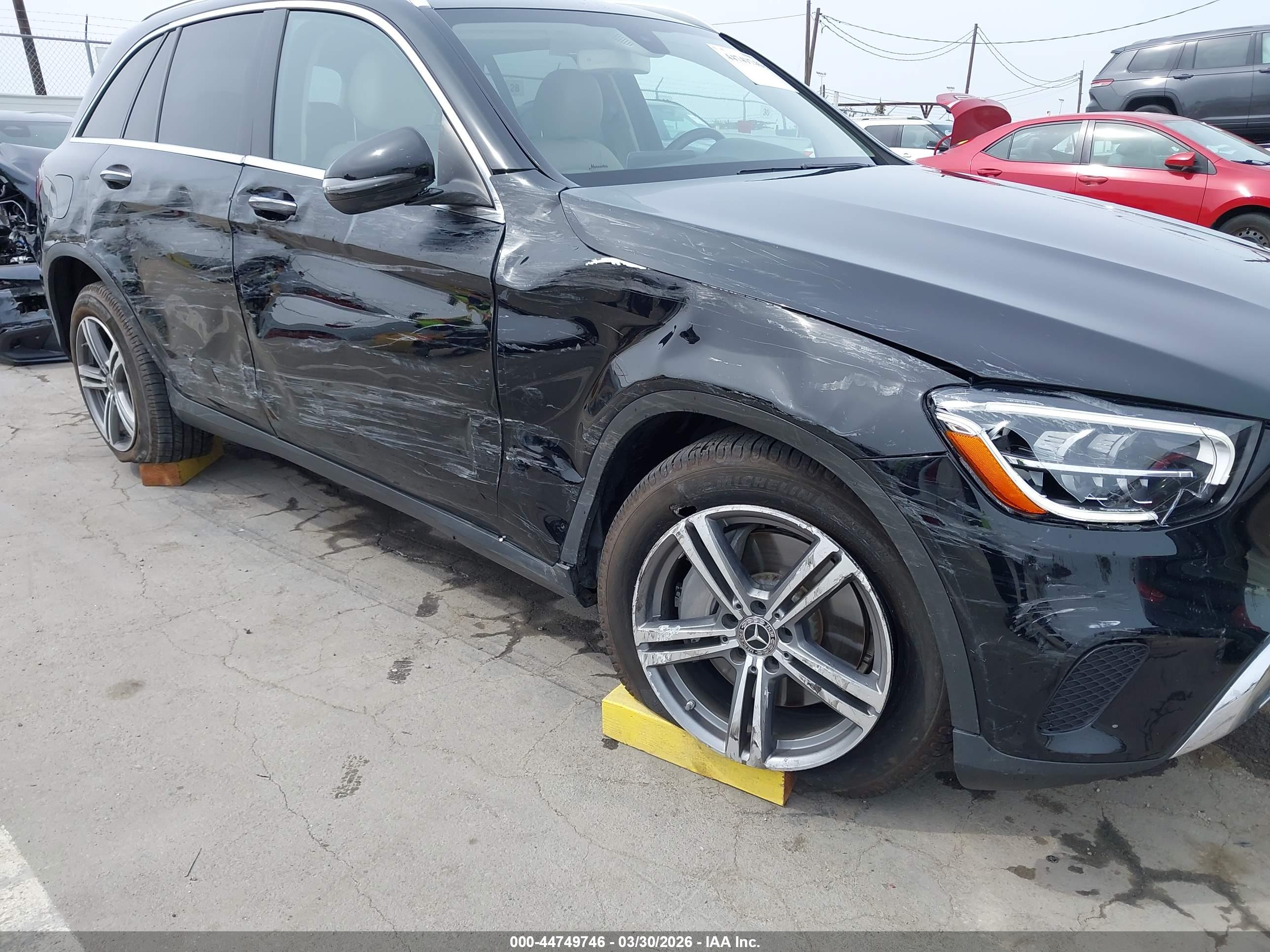 MERCEDES-BENZ GLC image 6