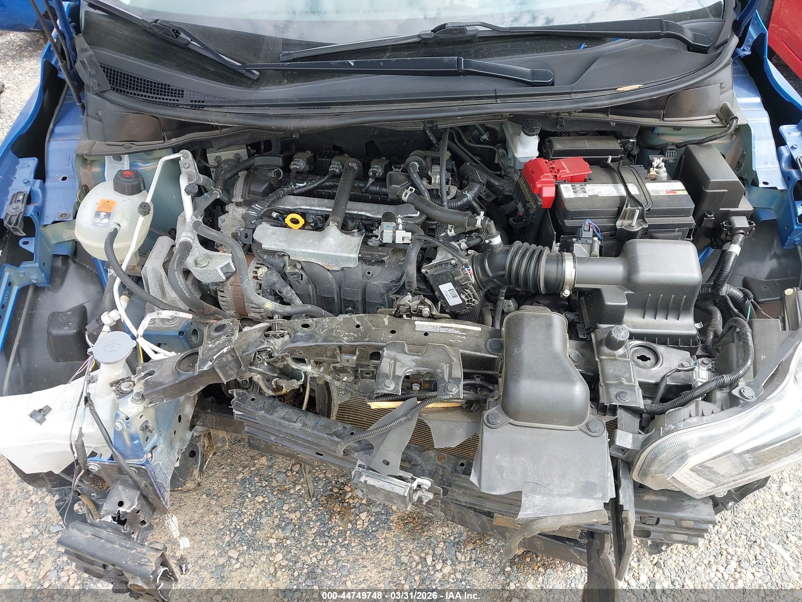 NISSAN VERSA image 10