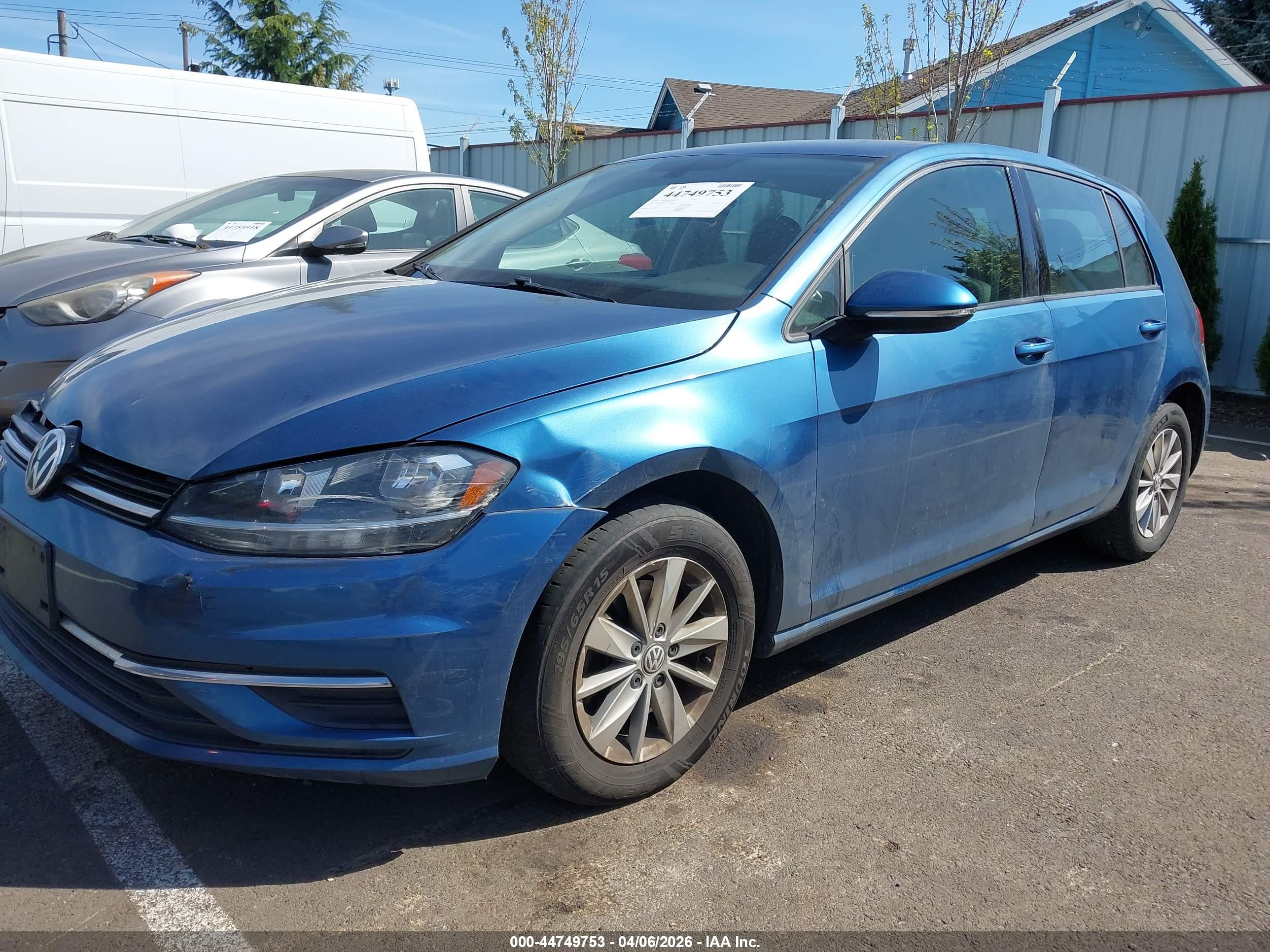 VOLKSWAGEN GOLF image 2