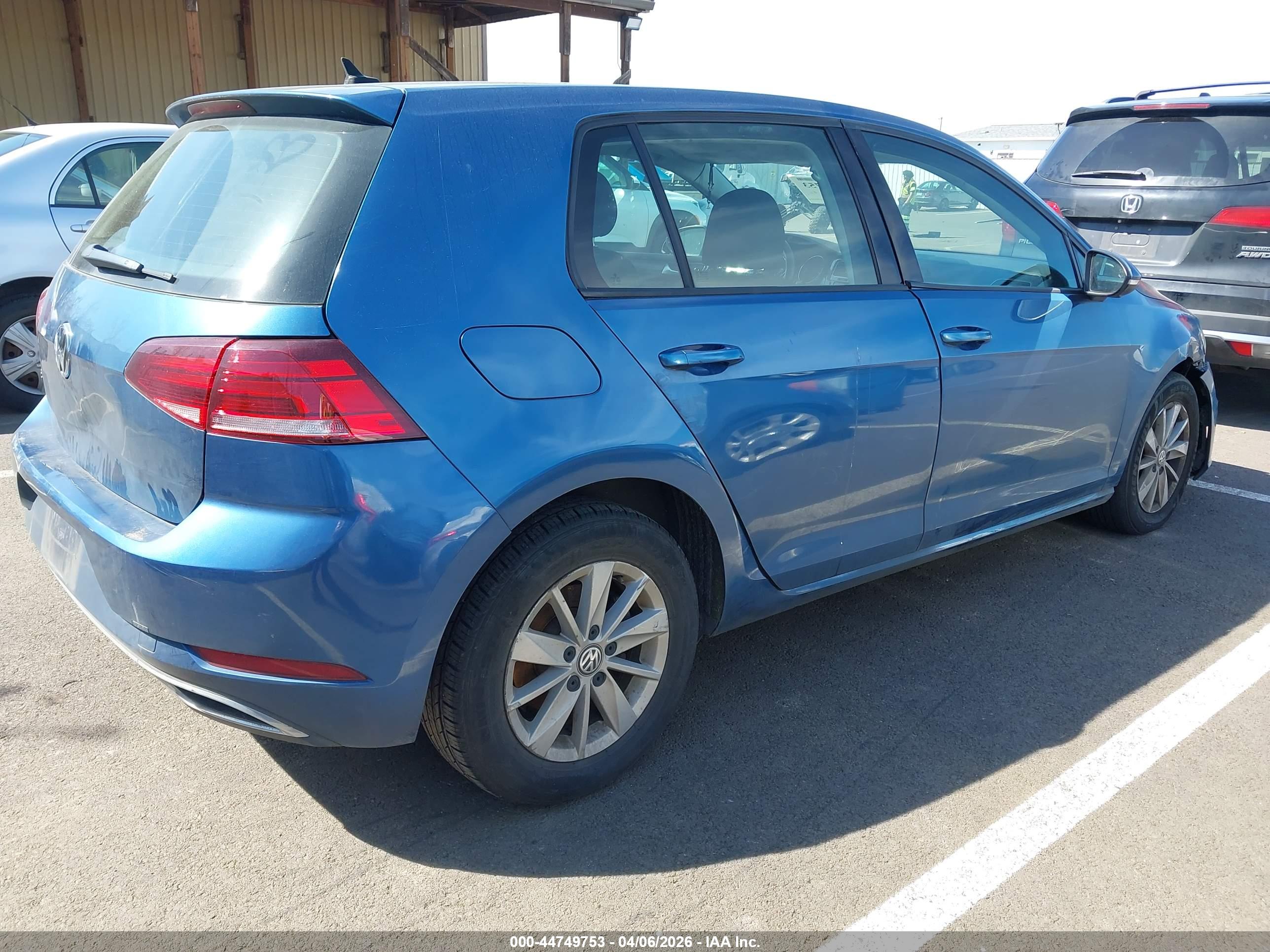 VOLKSWAGEN GOLF image 4