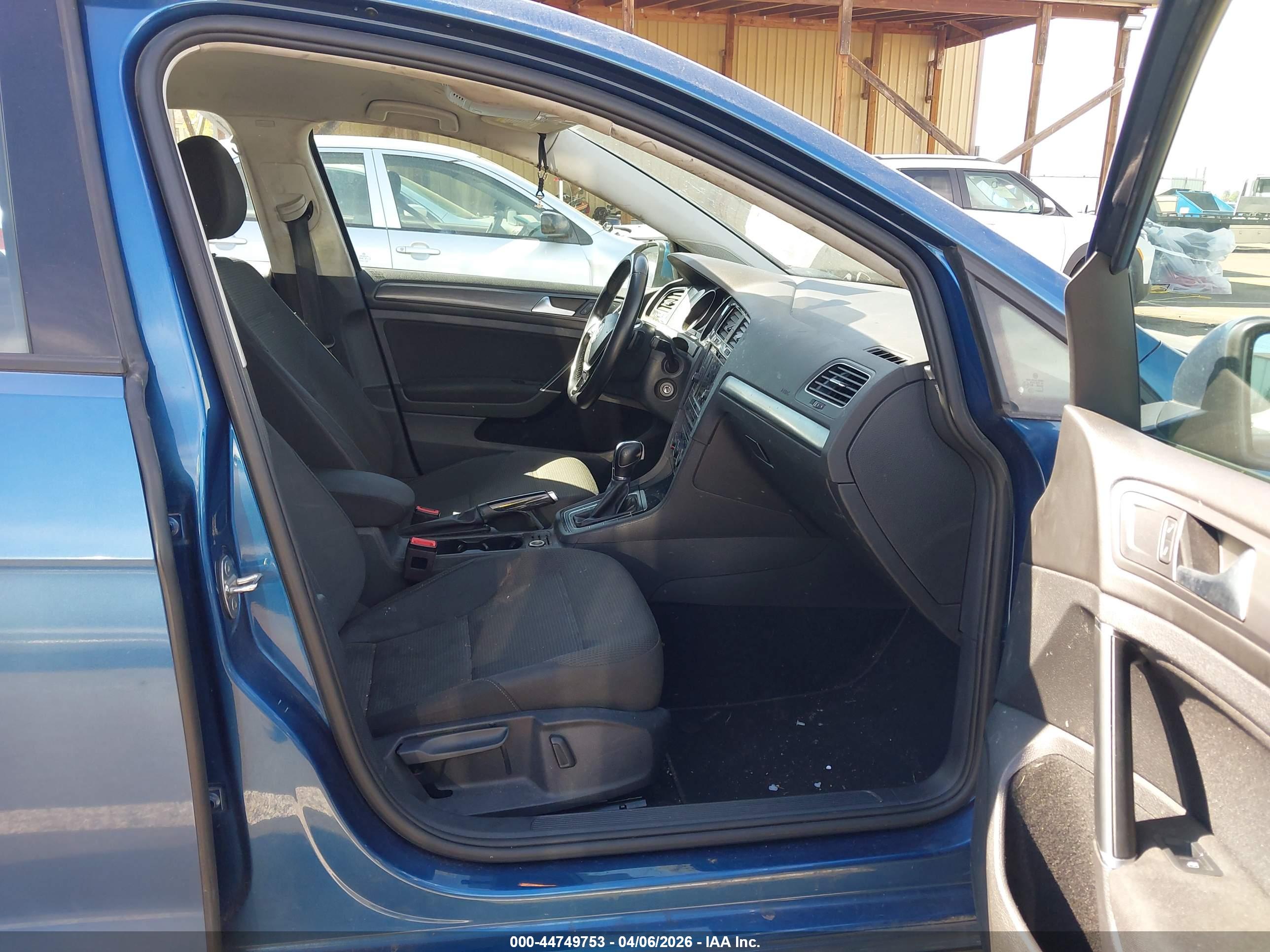 VOLKSWAGEN GOLF image 5