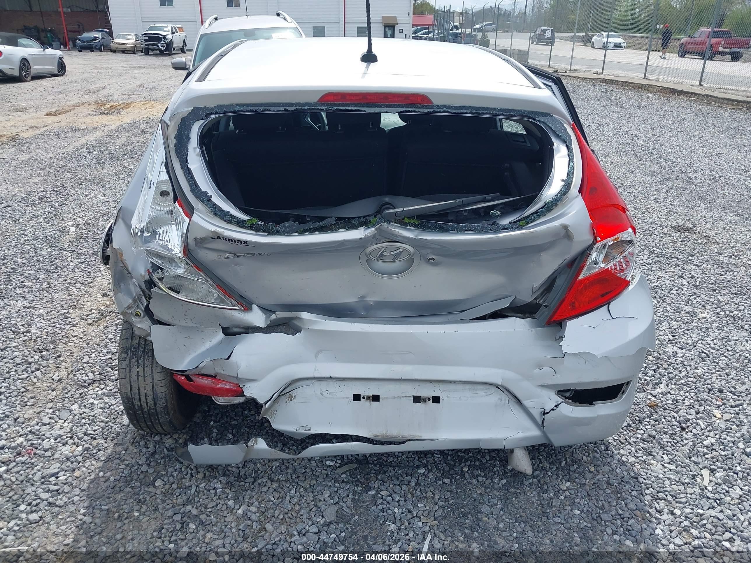 HYUNDAI ACCENT image 6