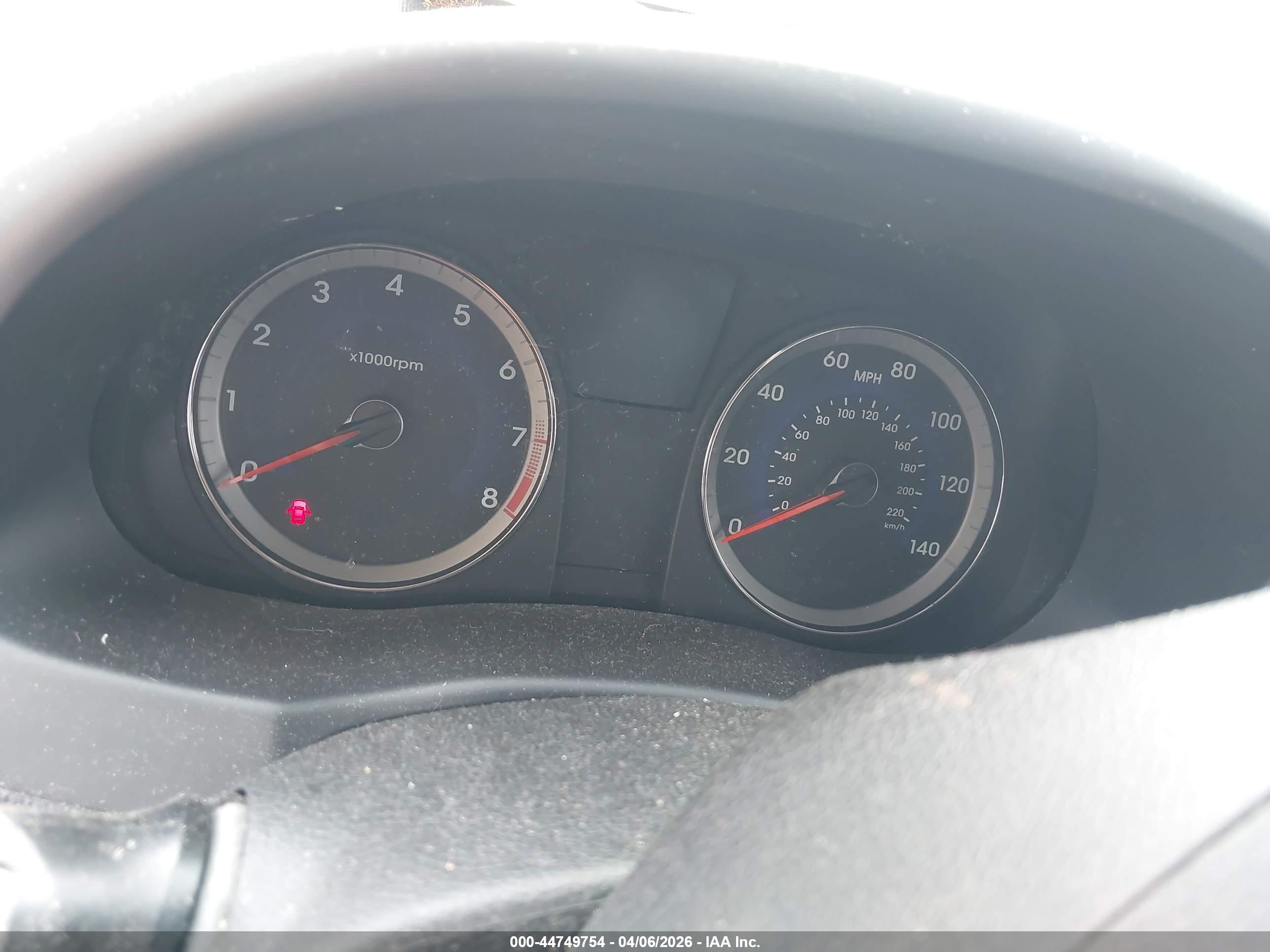 HYUNDAI ACCENT image 7