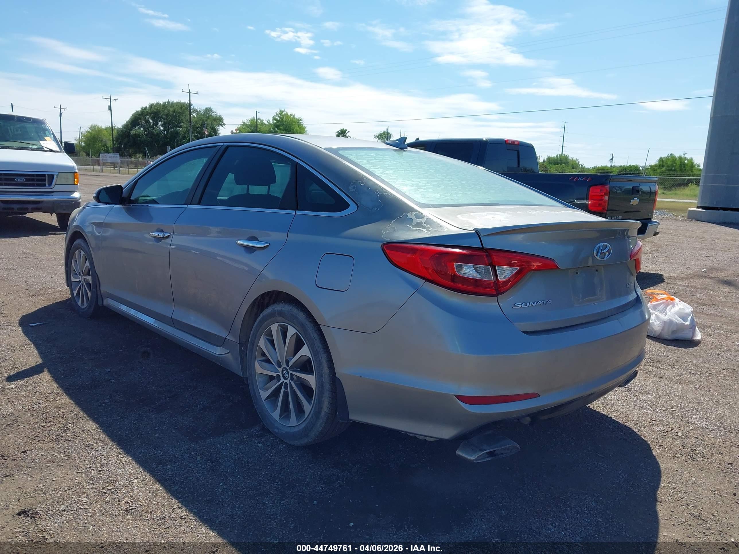 HYUNDAI SONATA image 3