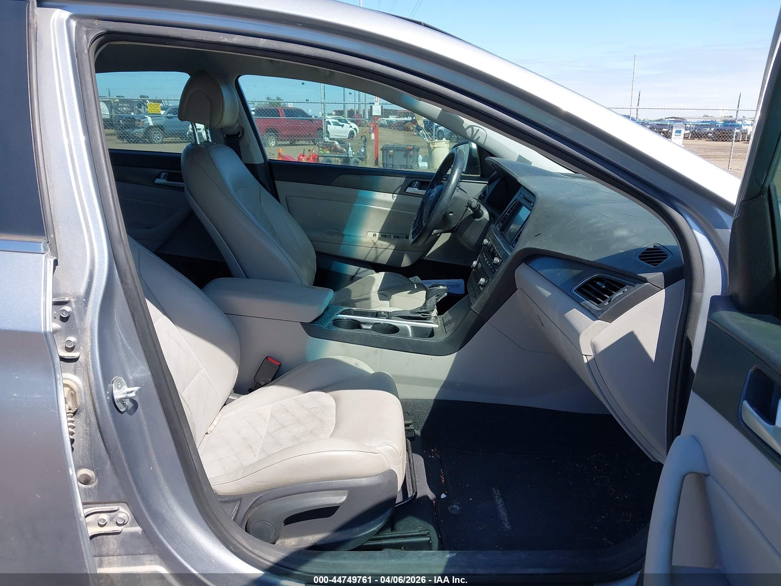 HYUNDAI SONATA image 5