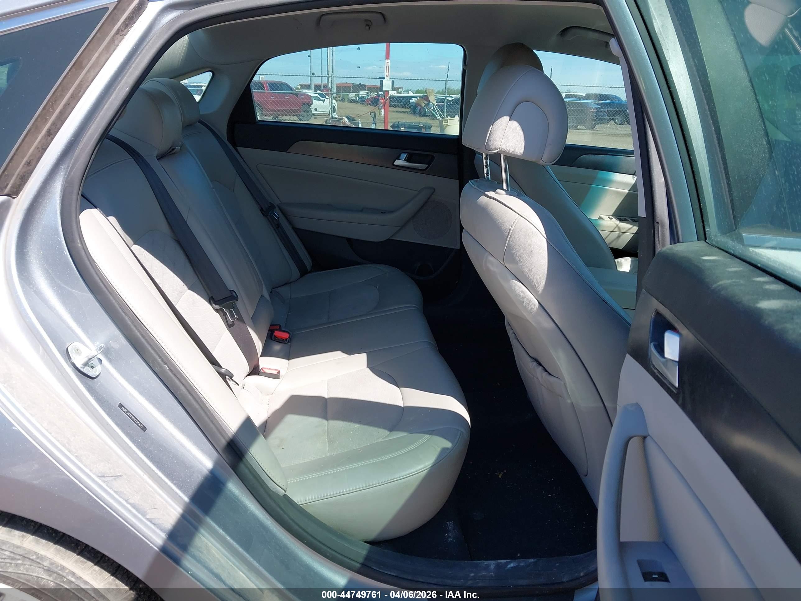 HYUNDAI SONATA image 8