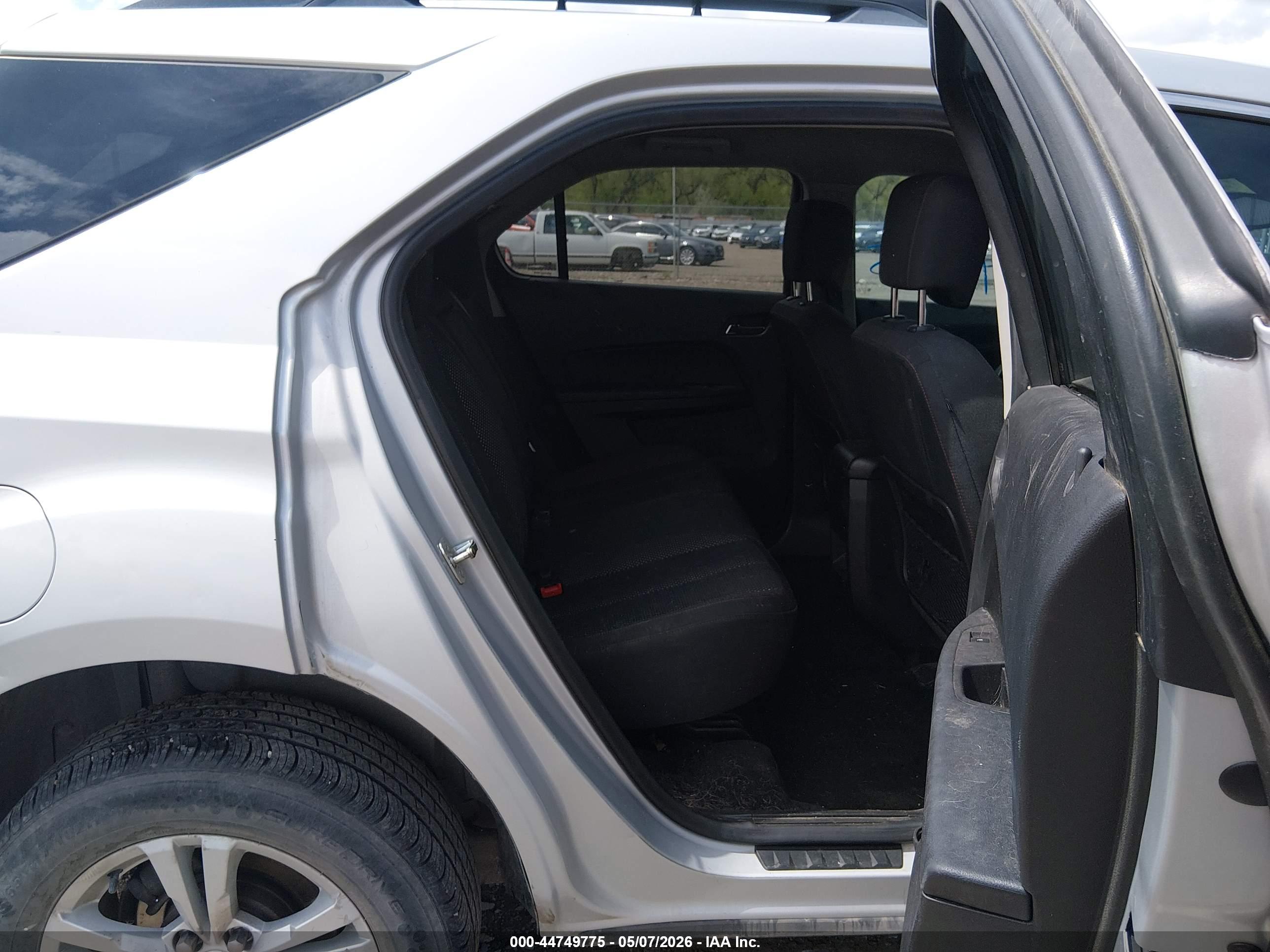 CHEVROLET EQUINOX image 8