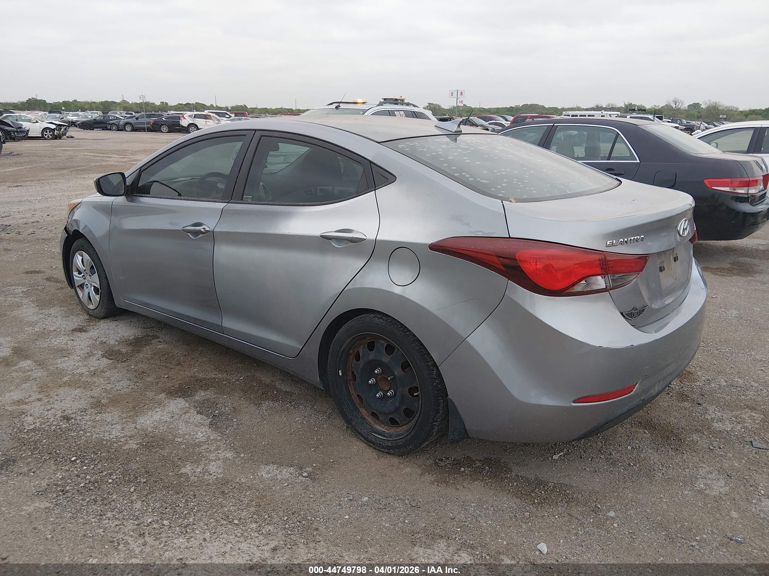 HYUNDAI ELANTRA image 3