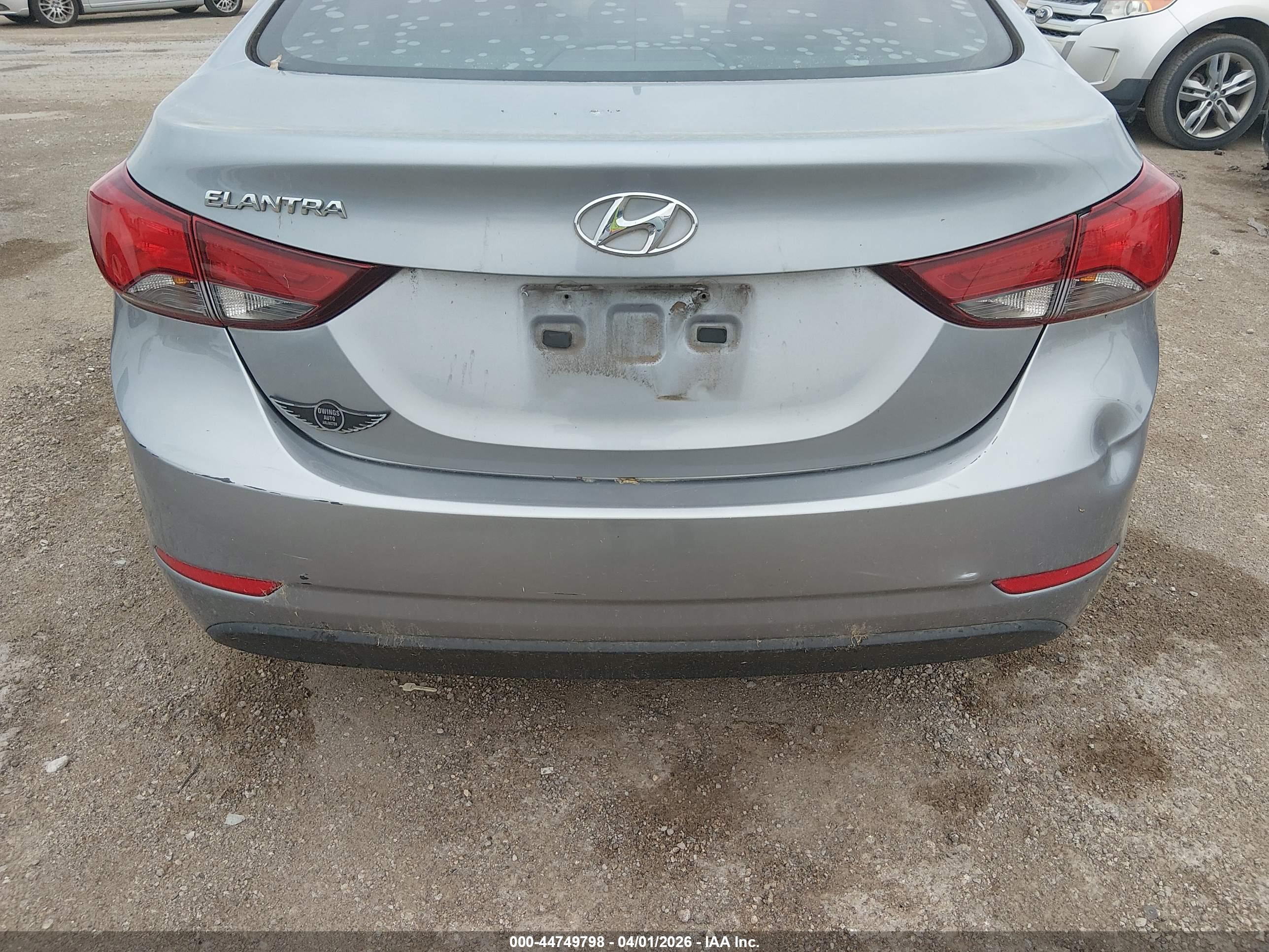 HYUNDAI ELANTRA image 6