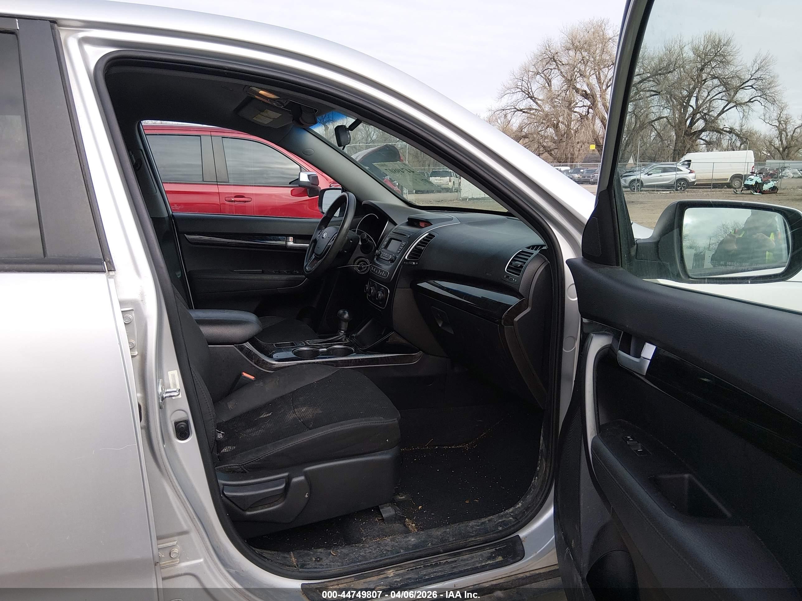 KIA SORENTO image 5
