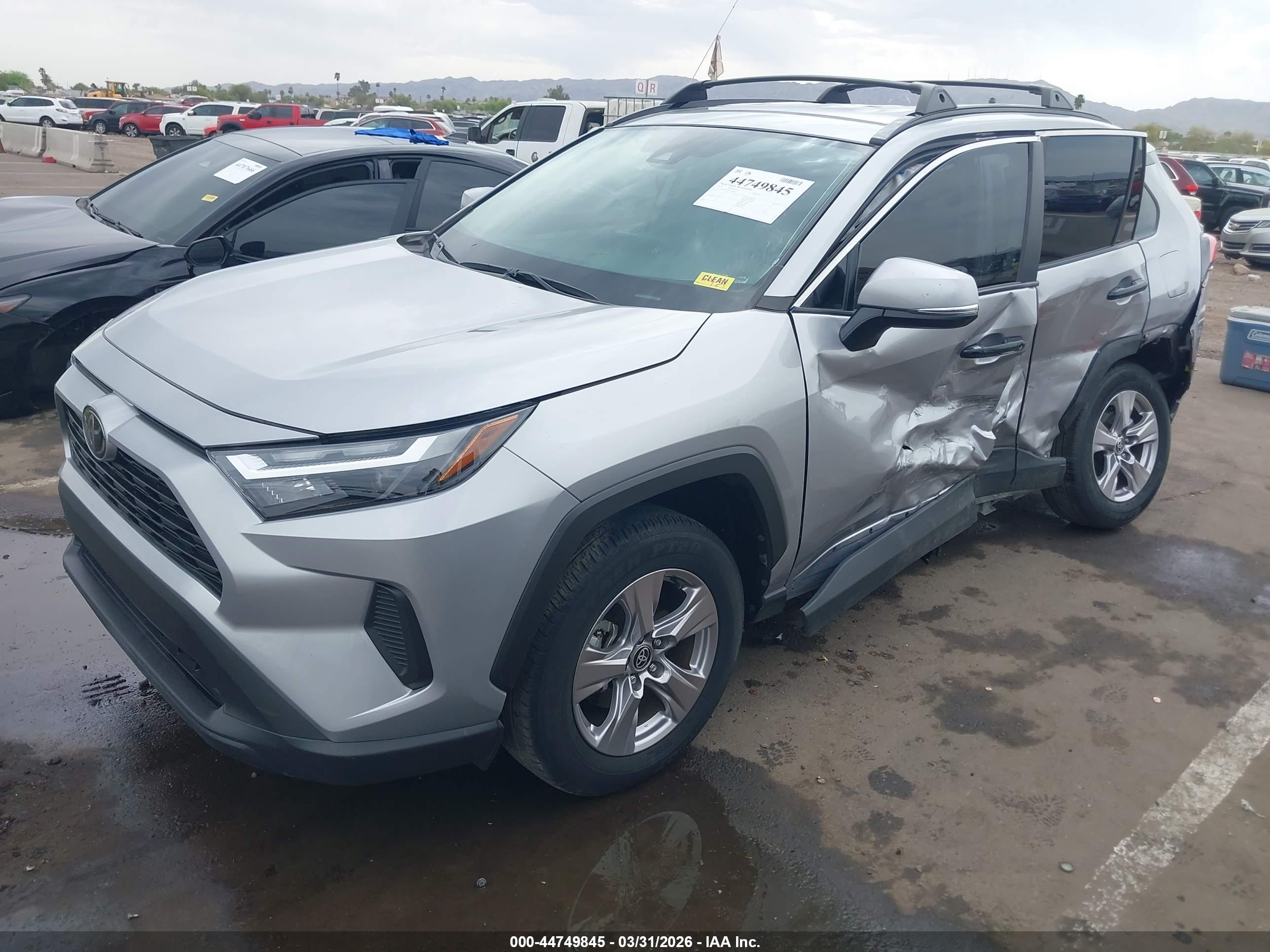 TOYOTA RAV4 image 2