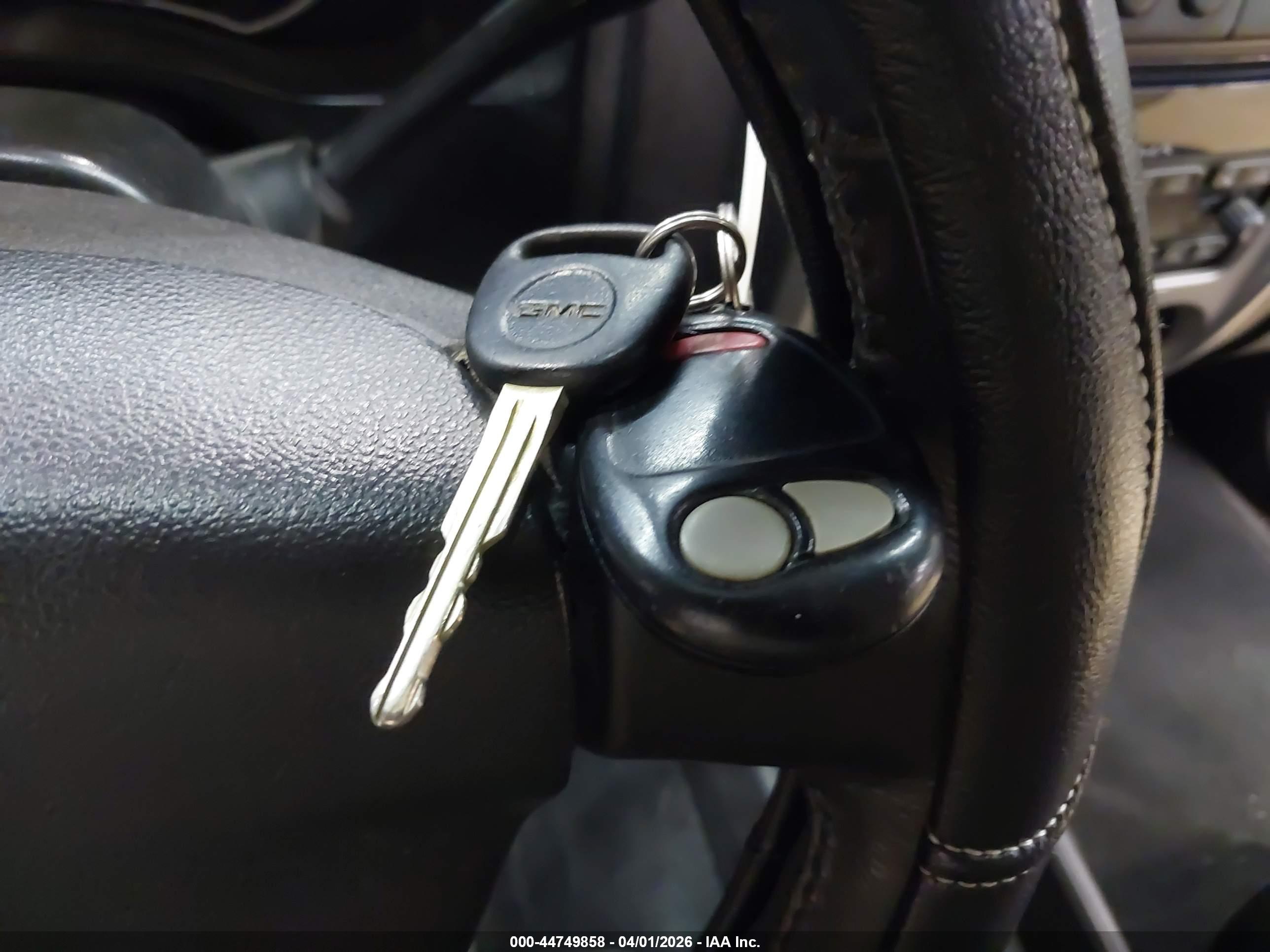 GMC CANYON image 11