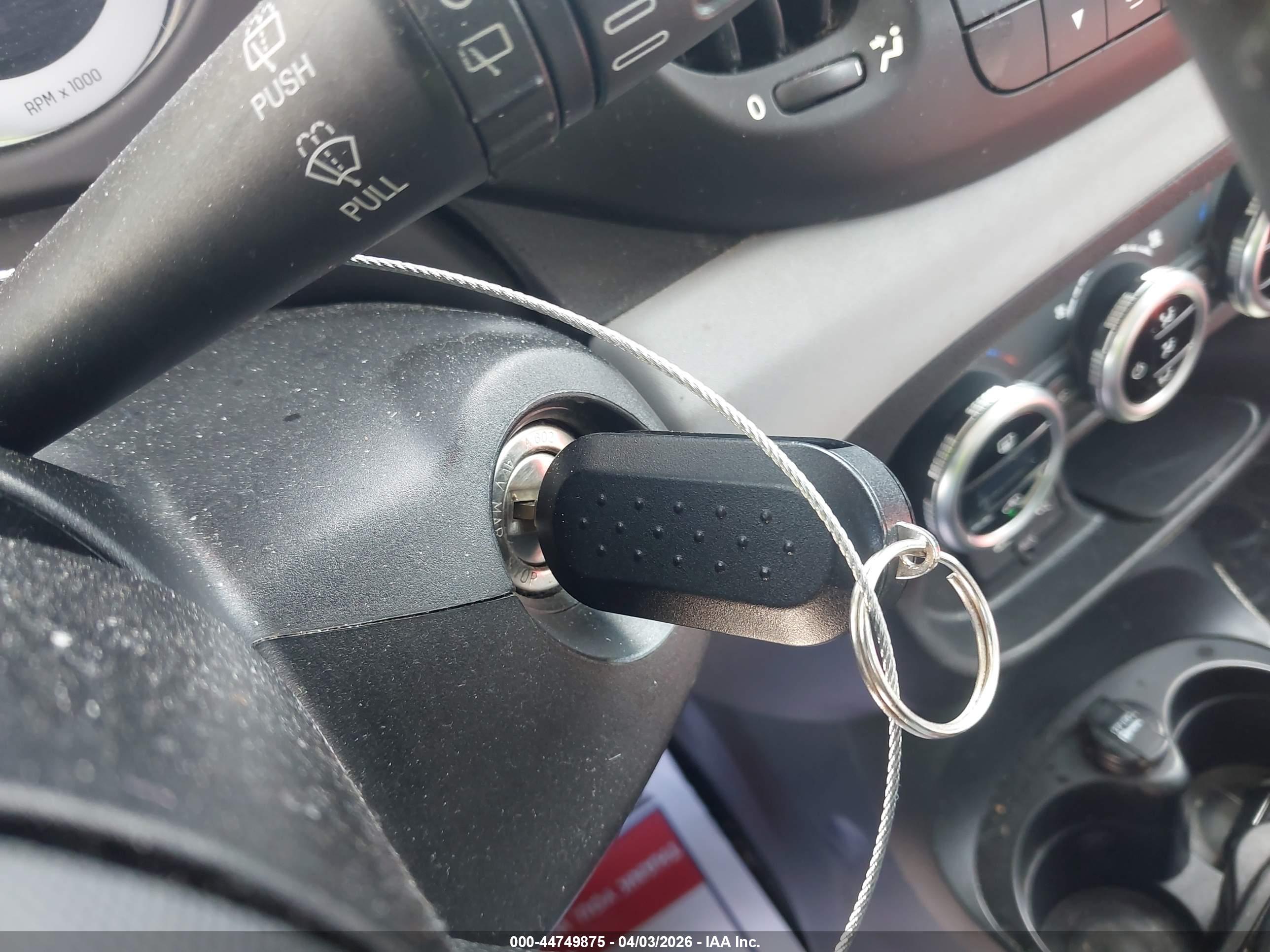 FIAT 500L image 11