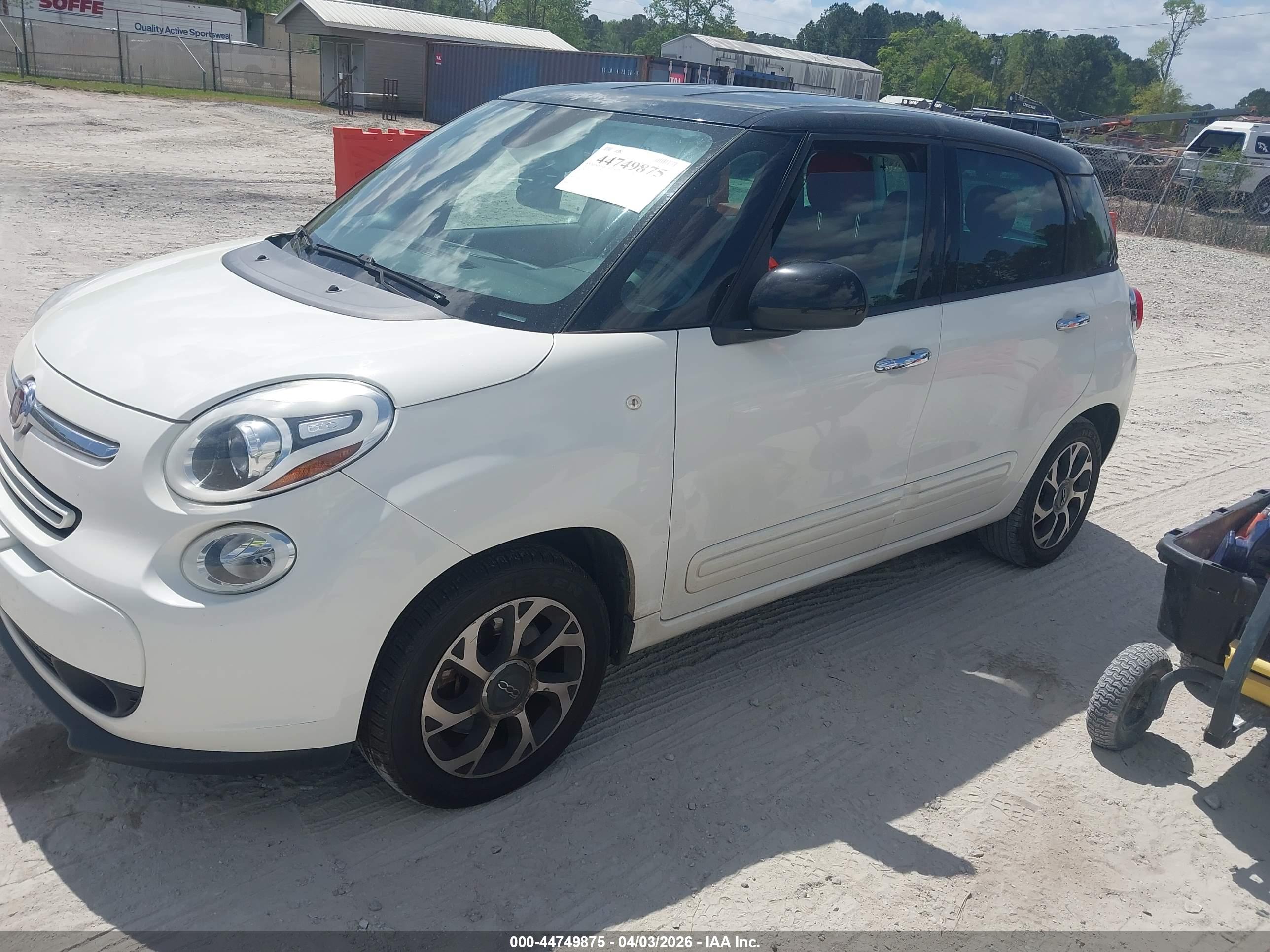 FIAT 500L image 2