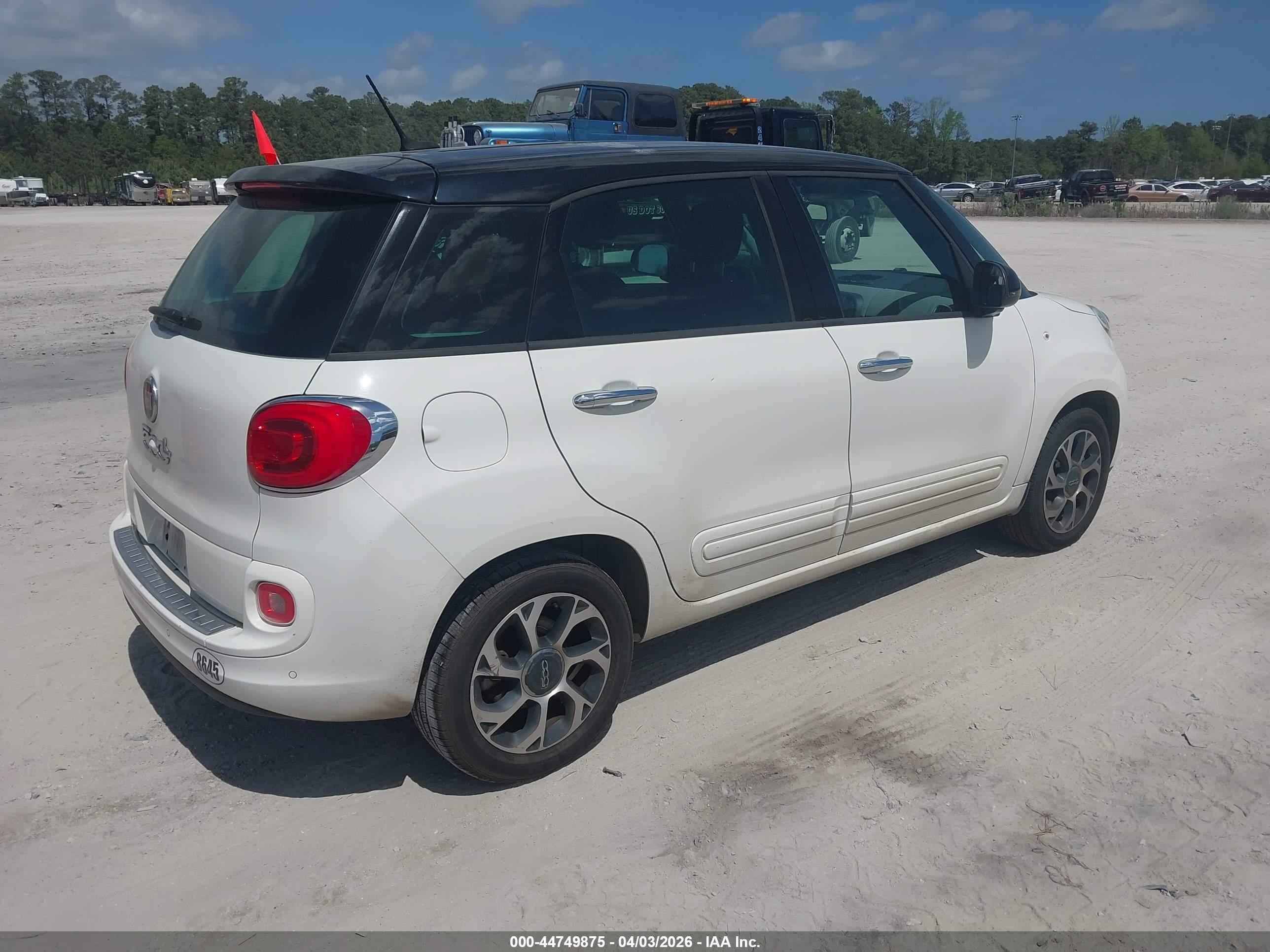 FIAT 500L image 4