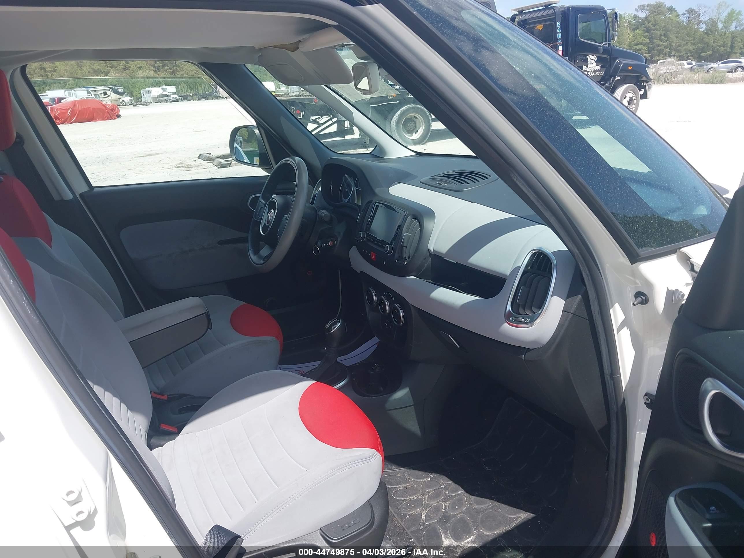 FIAT 500L image 5