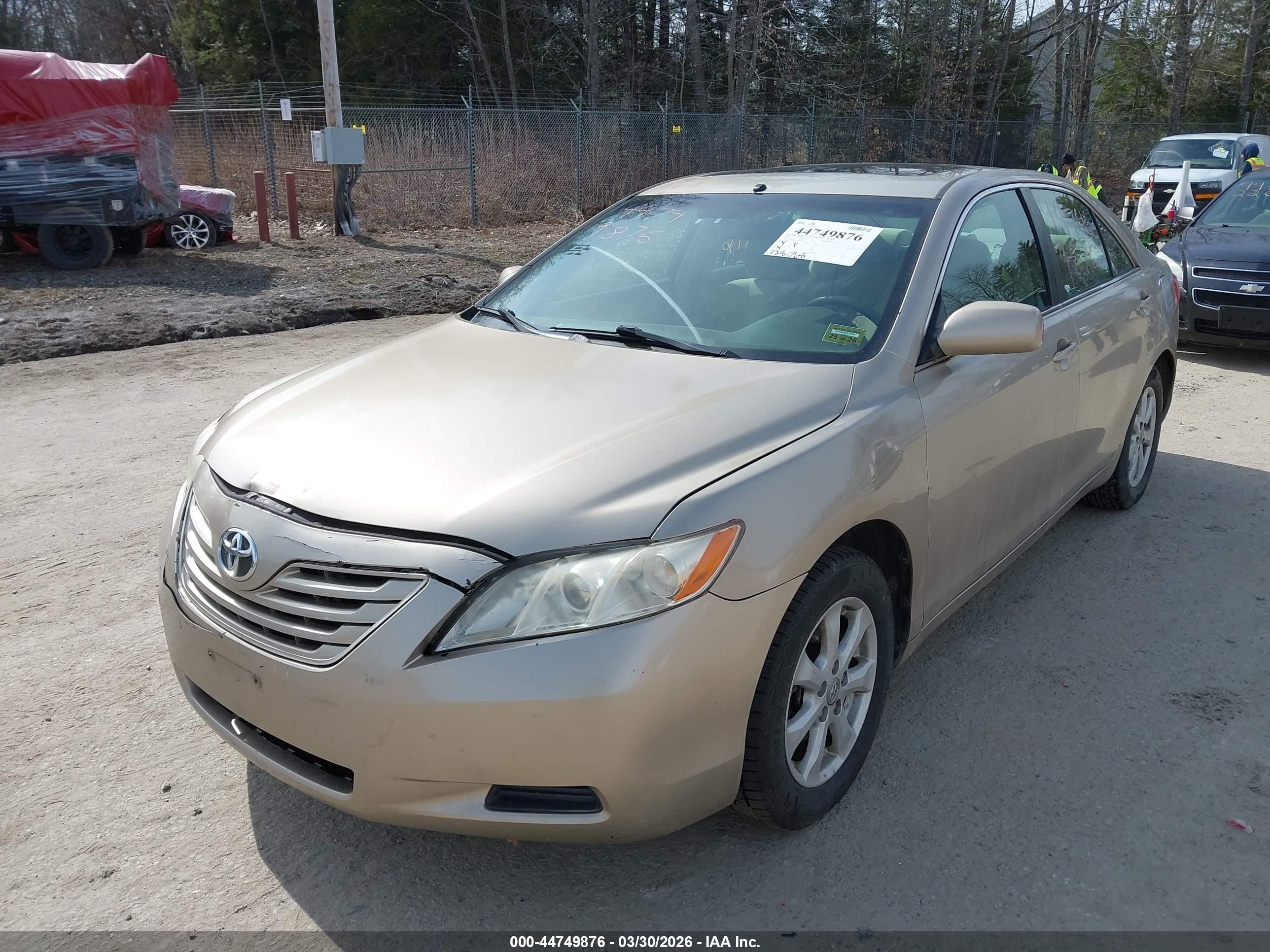 TOYOTA CAMRY image 2