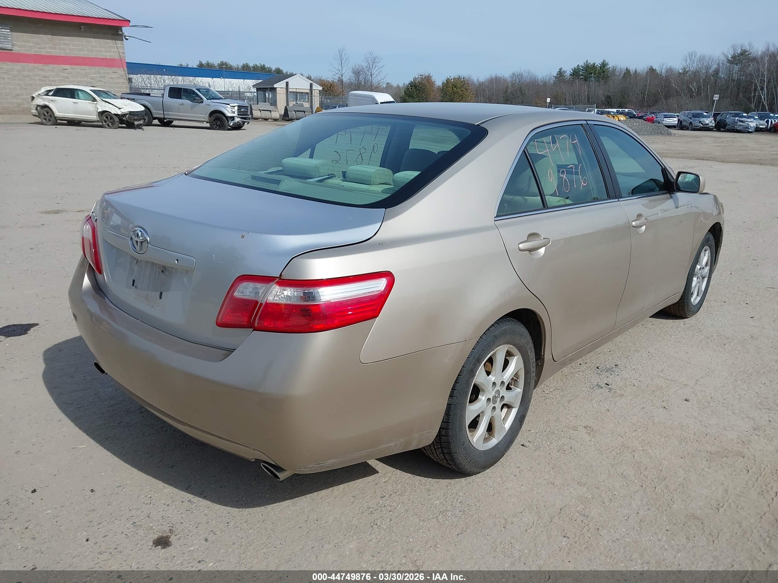 TOYOTA CAMRY image 4