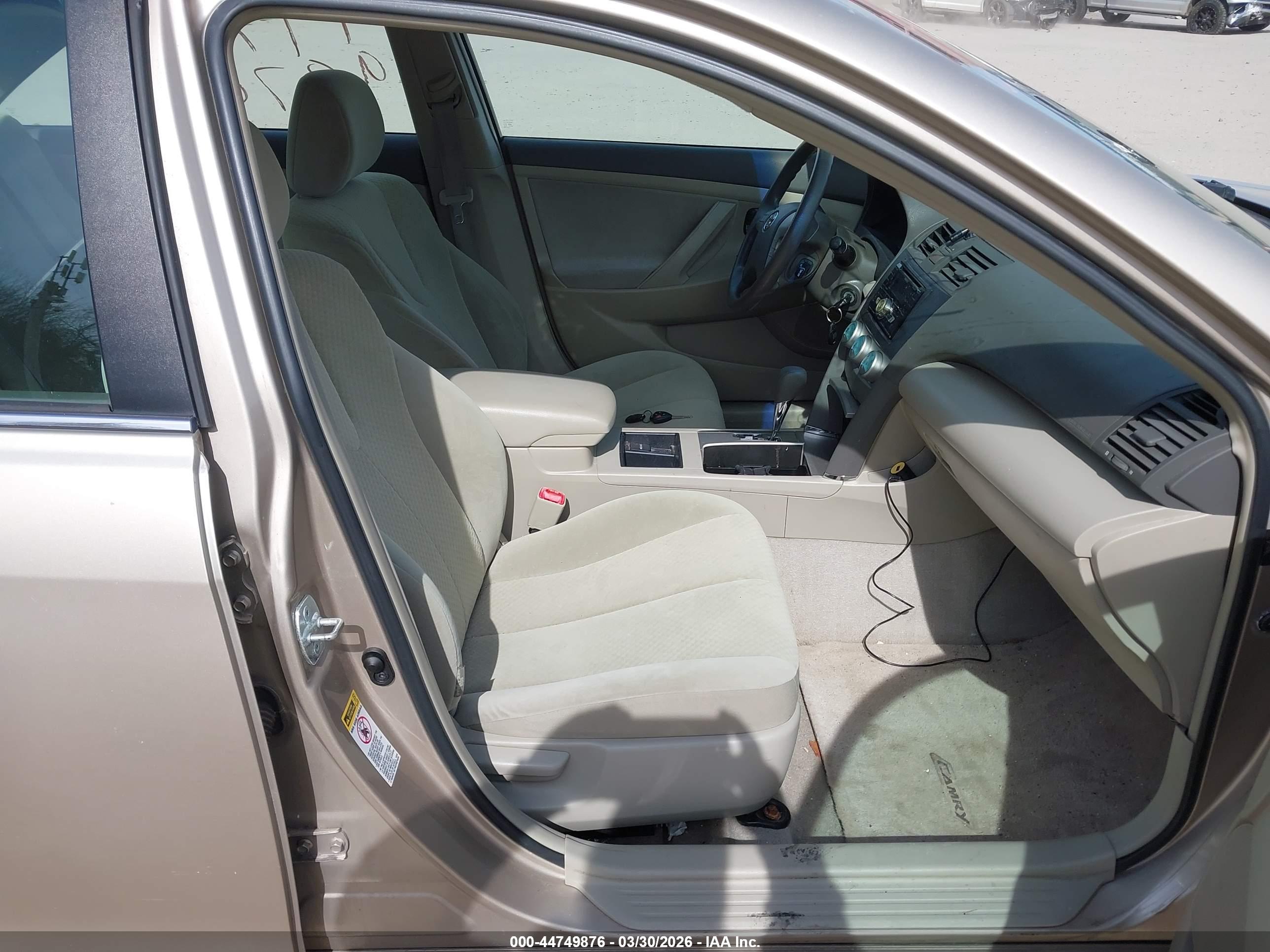 TOYOTA CAMRY image 5