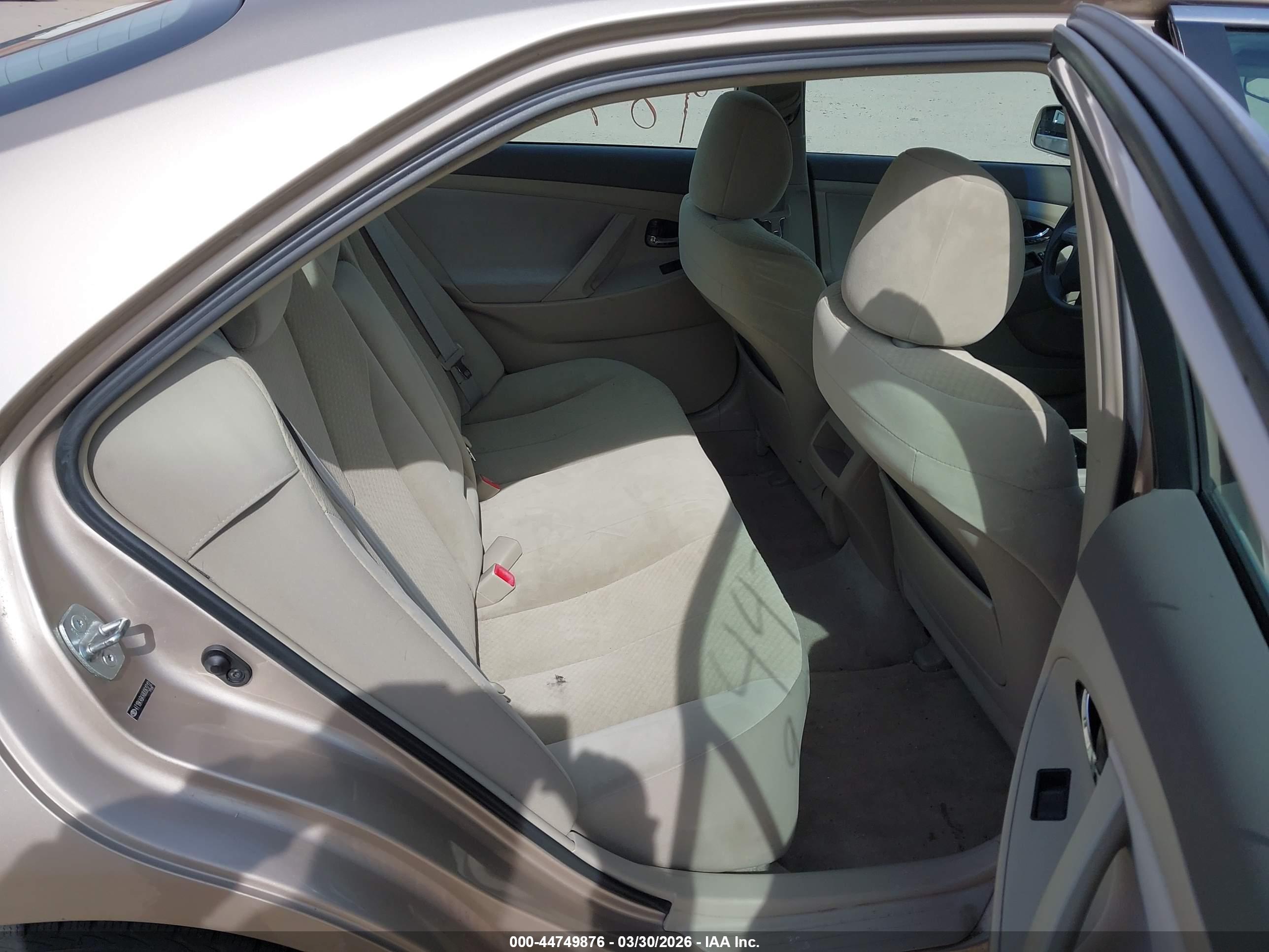 TOYOTA CAMRY image 8