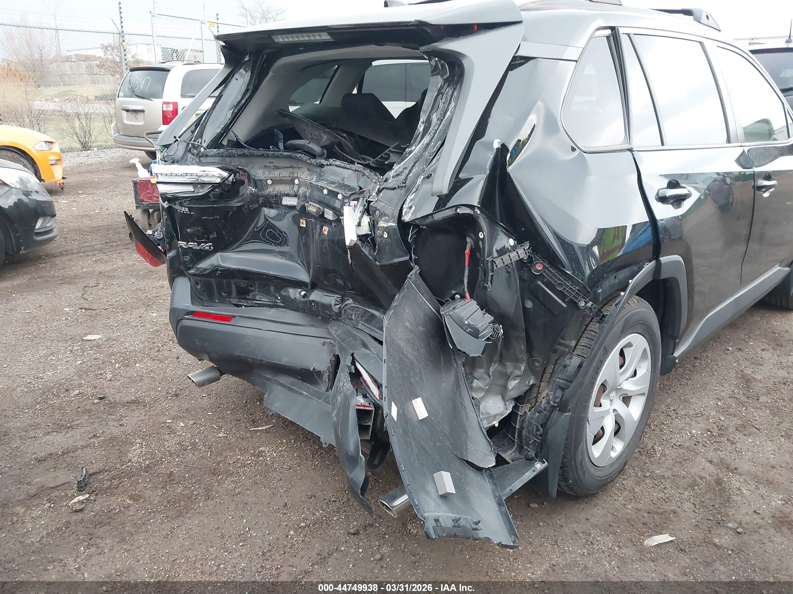 TOYOTA RAV4 image 6