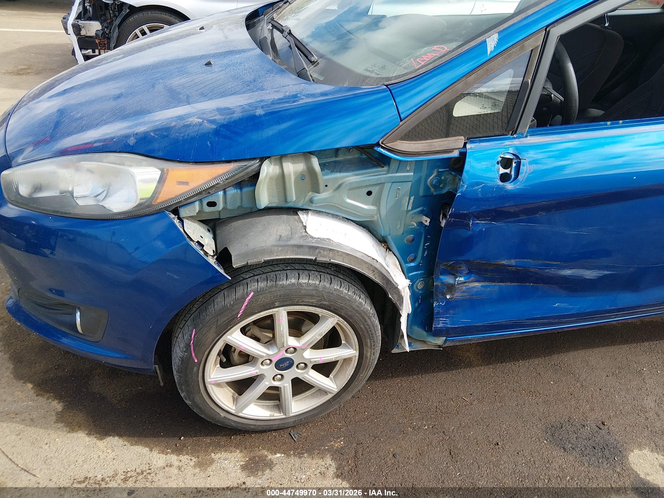 FORD FIESTA image 6