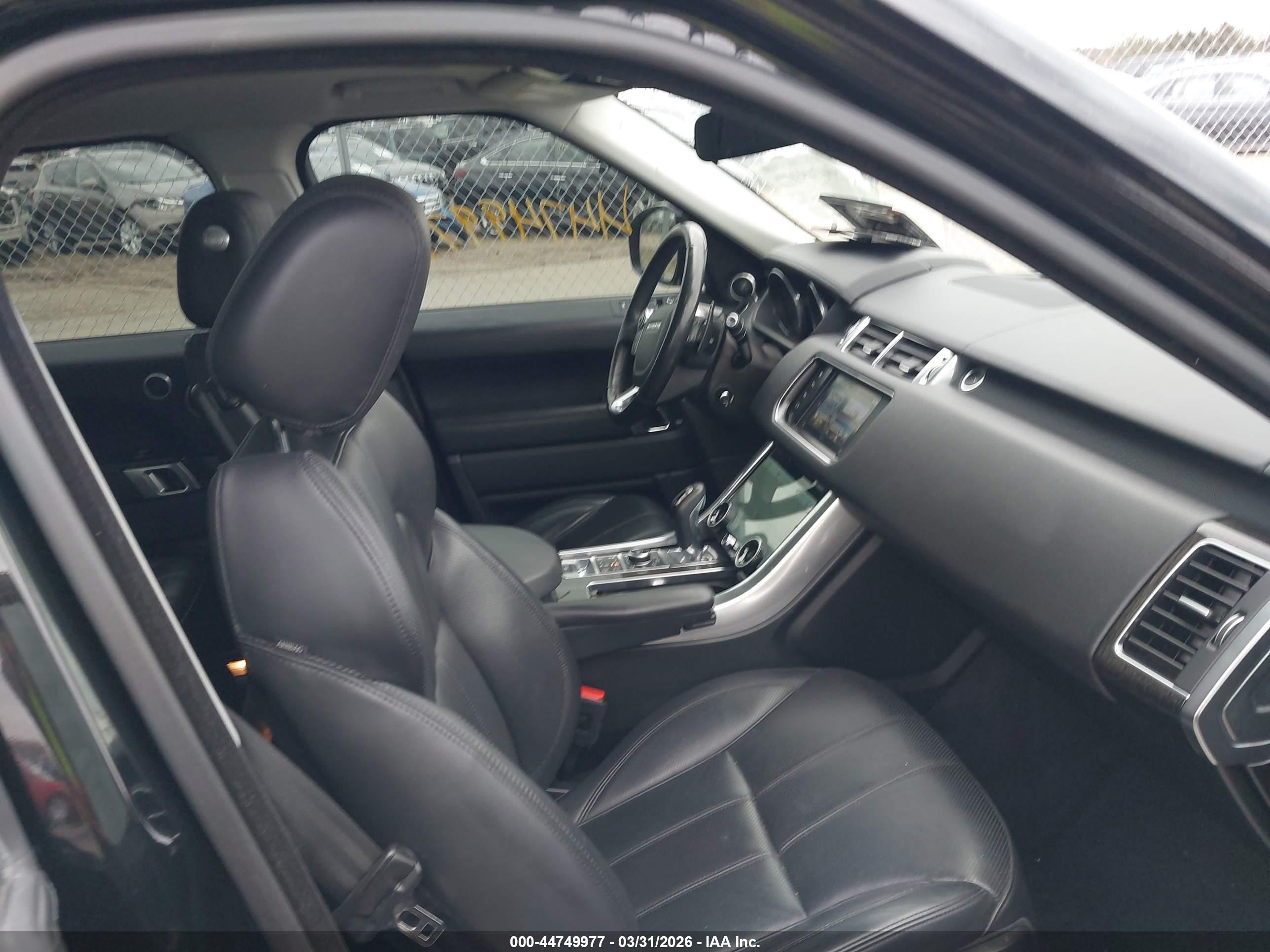 LAND ROVER image 5
