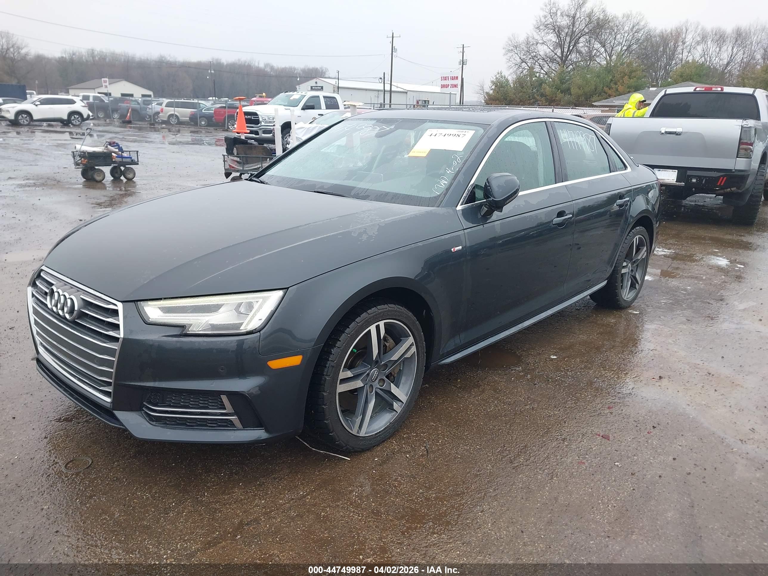 AUDI A4 image 2