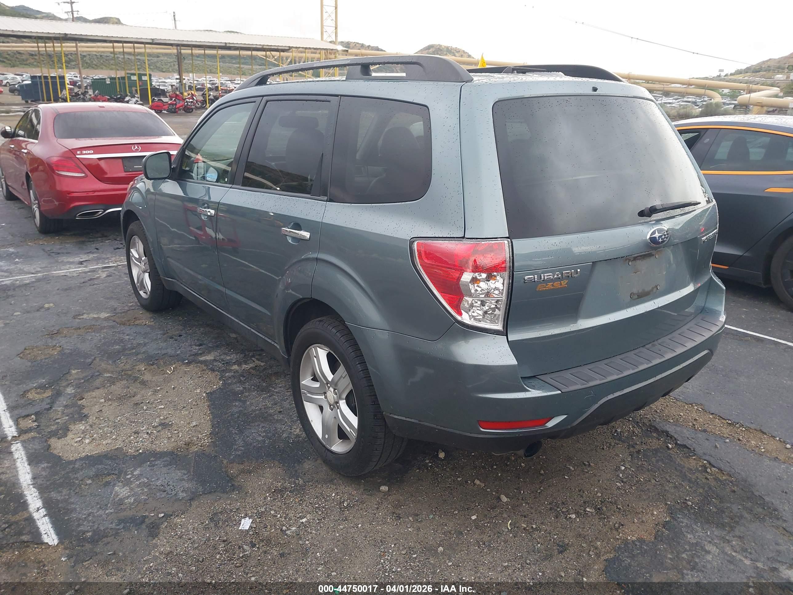 SUBARU FORESTER image 3