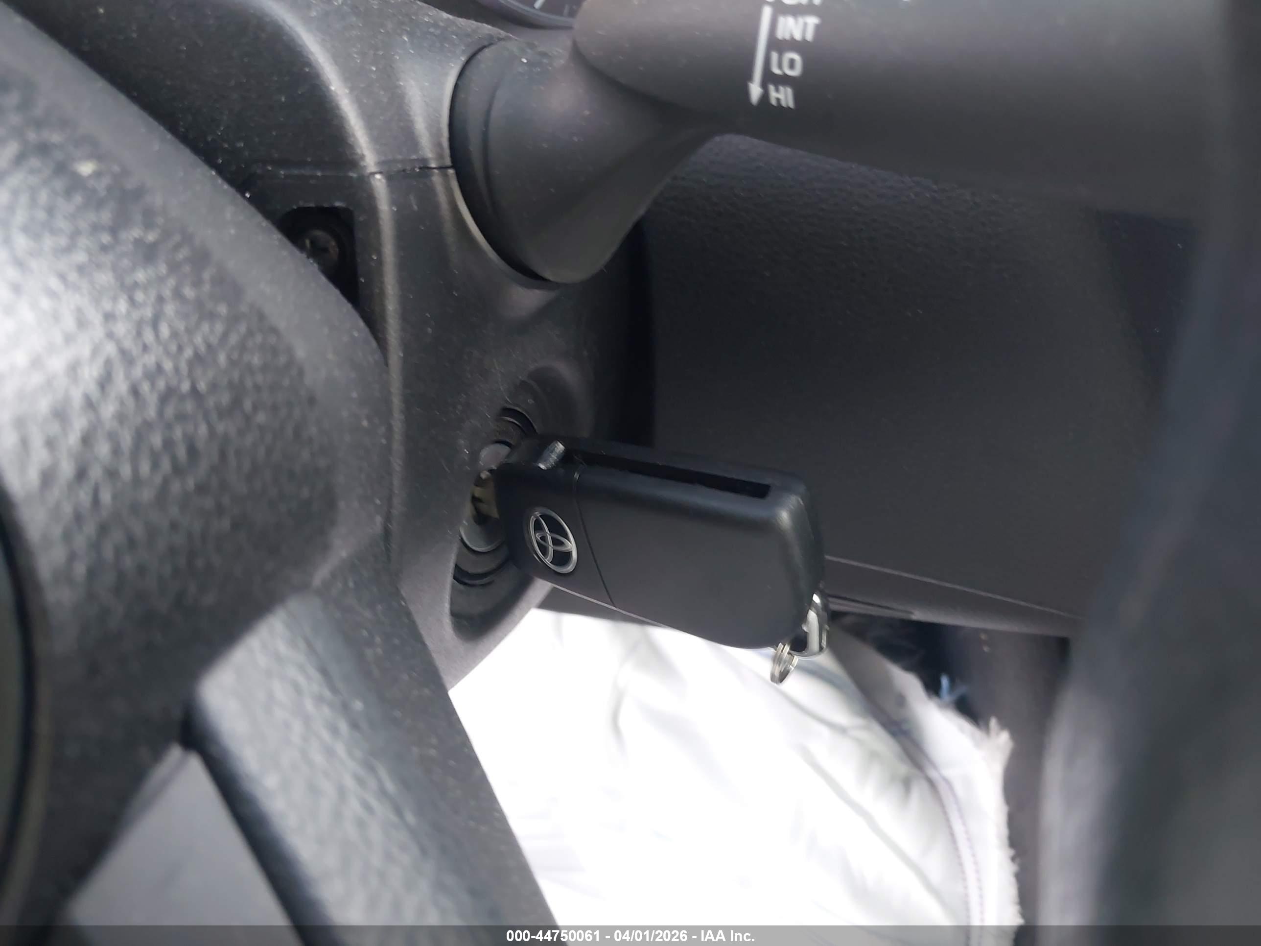 TOYOTA COROLLA image 11