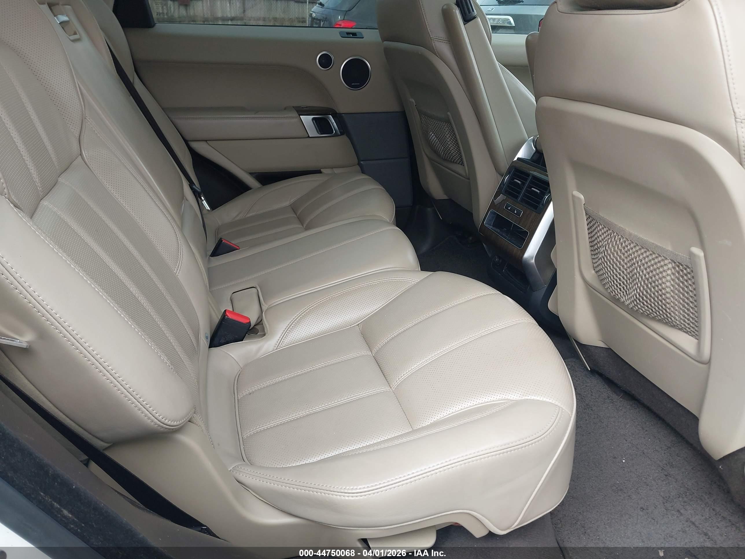 LAND ROVER image 8