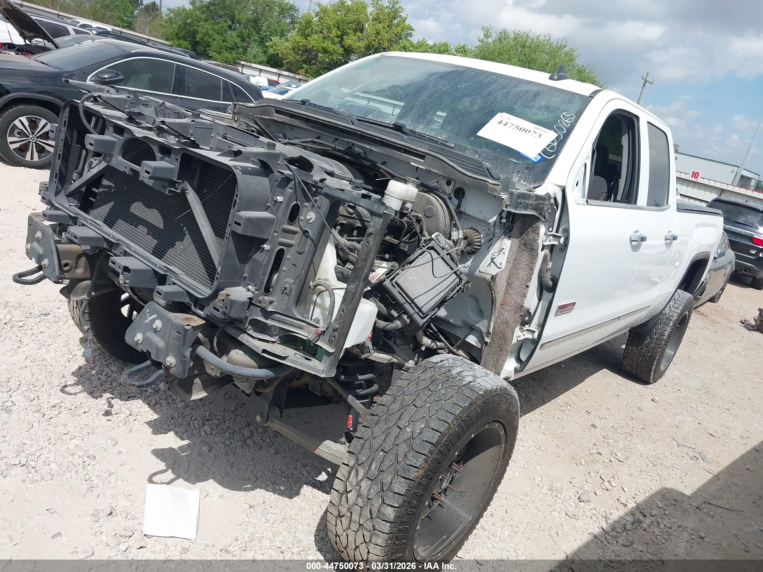 GMC SIERRA image 2