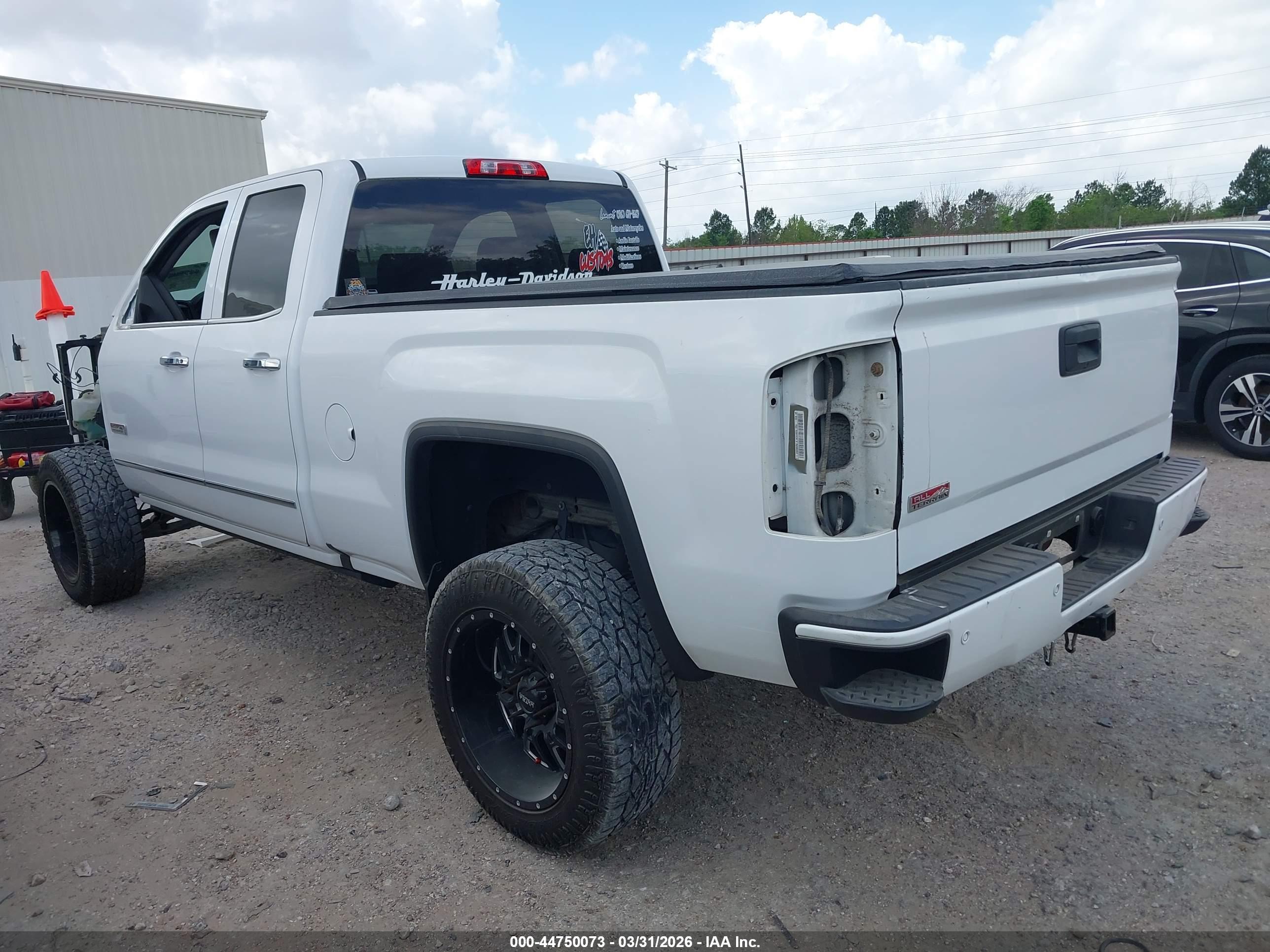 GMC SIERRA image 3